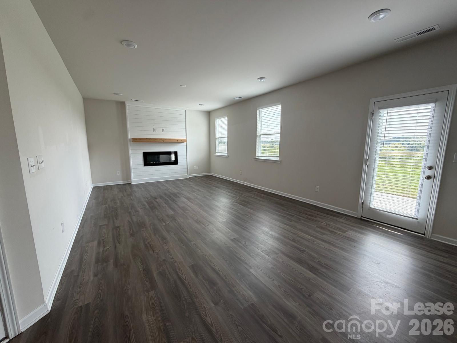 9002 Foxcroft Drive Property Photo 11