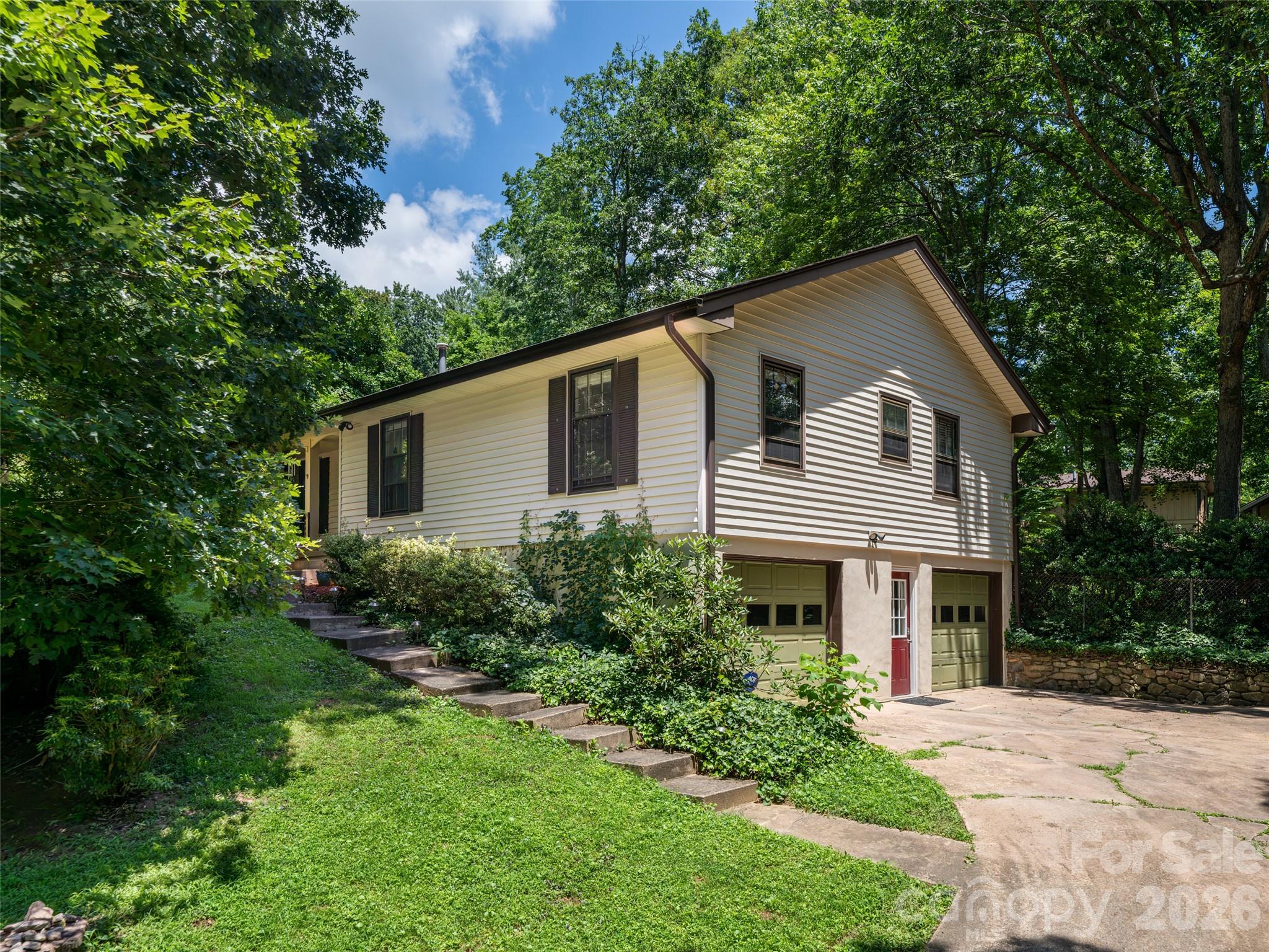 14 Forest Ridge Drive Property Photo 1