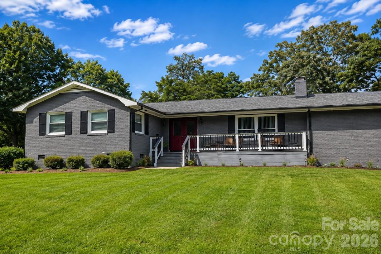 1900 W Laporte Drive Property Photo 1