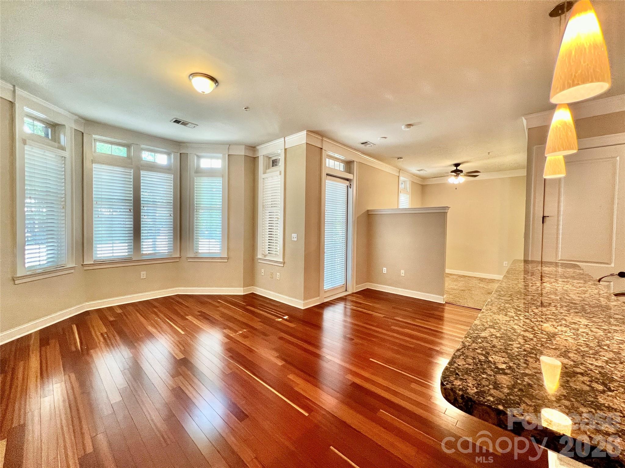 2810 Selwyn Avenue 111 Property Photo 17