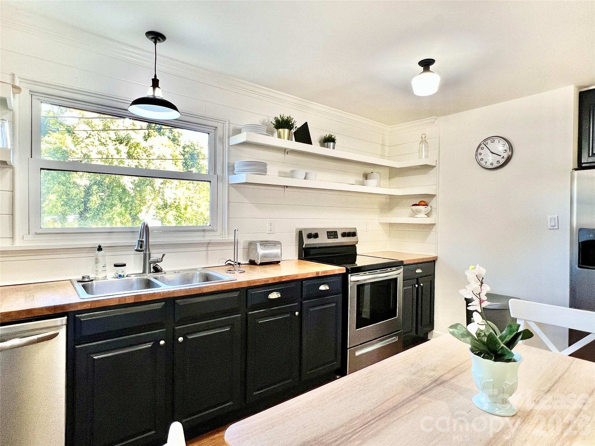 2931 Belmeade Drive Property Photo 8