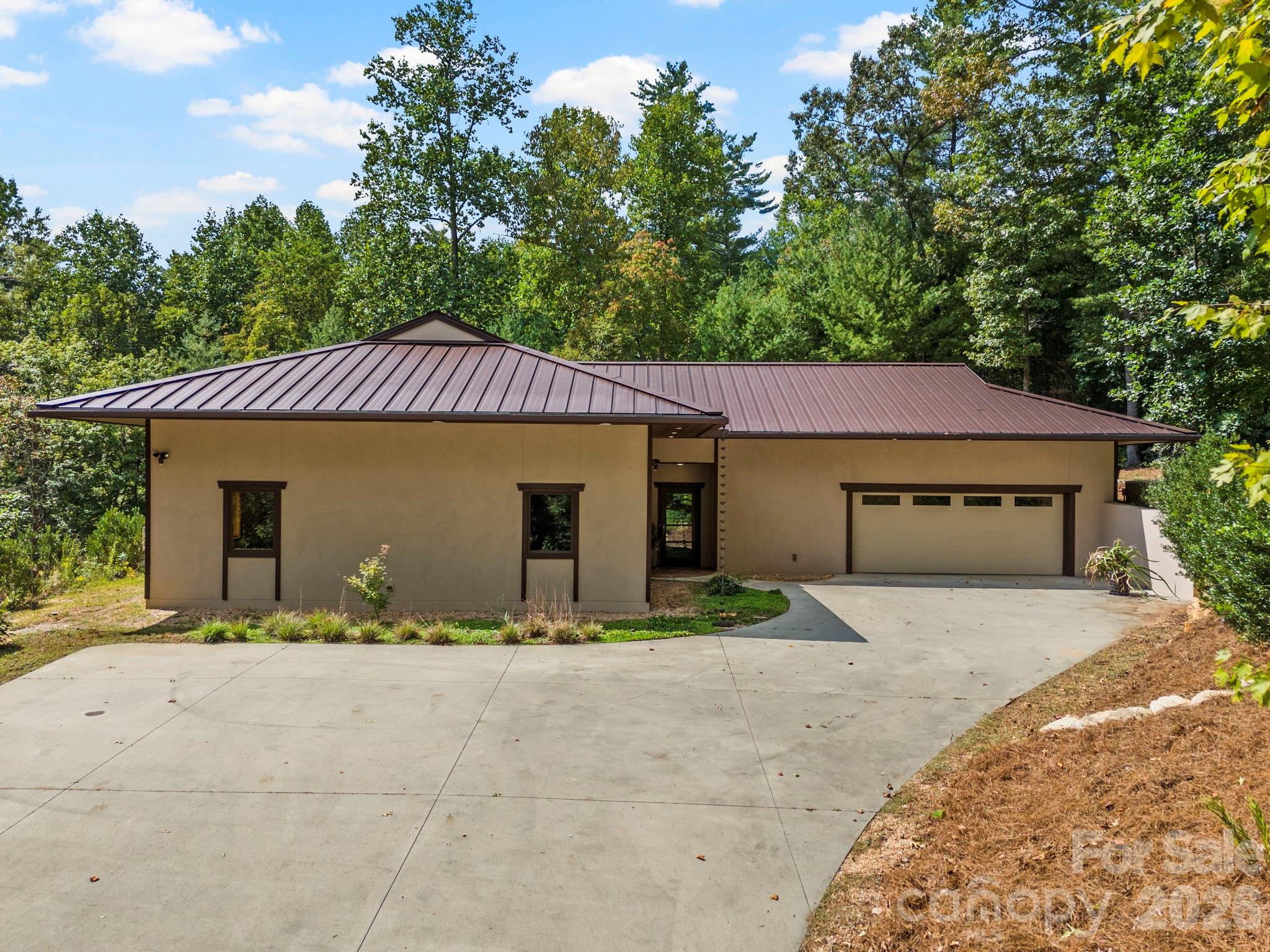36 Ravenwood Drive Property Photo 2