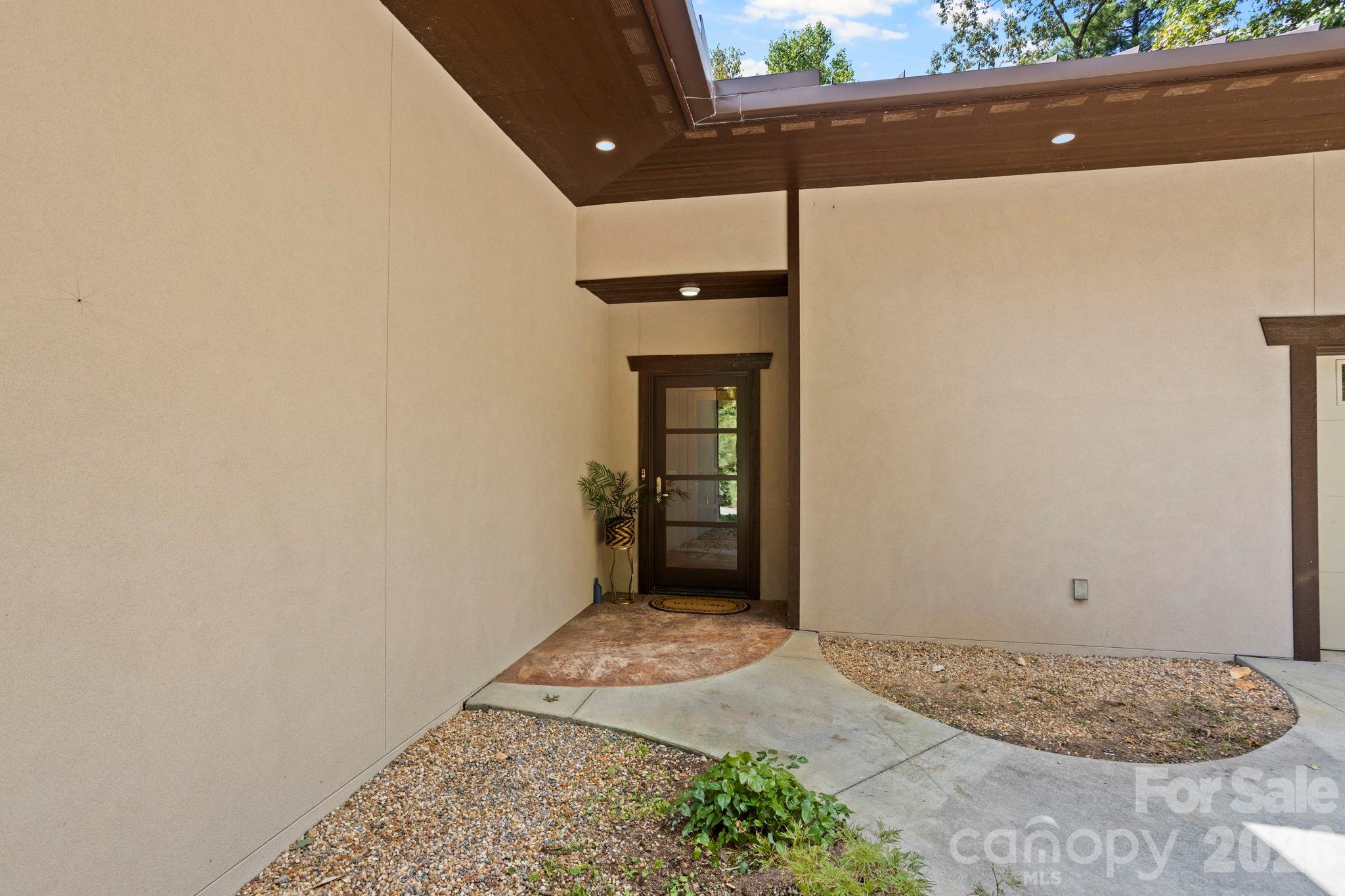 36 Ravenwood Drive Property Photo 3
