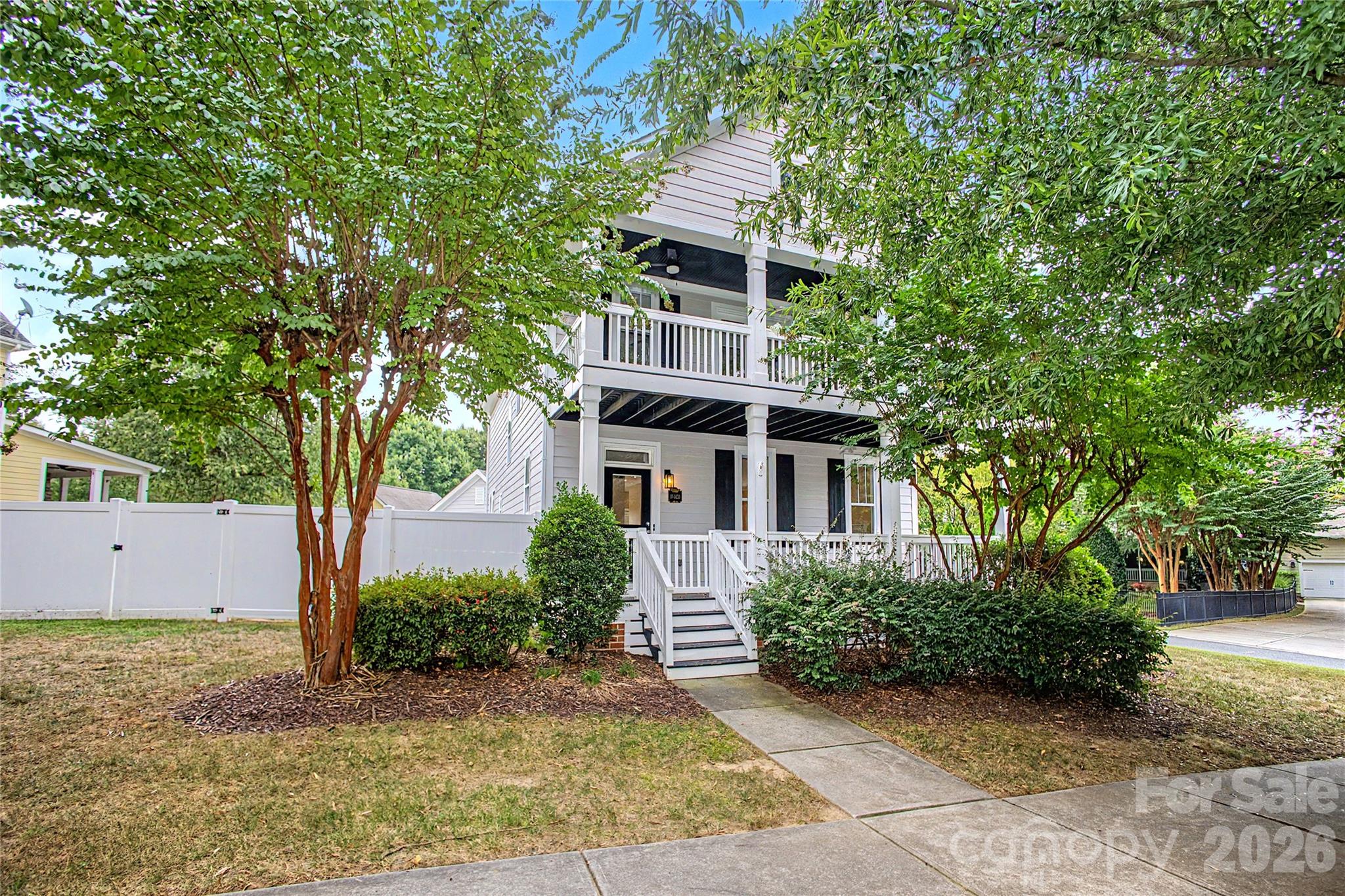 10020 Vanguard Parkway Property Photo 1