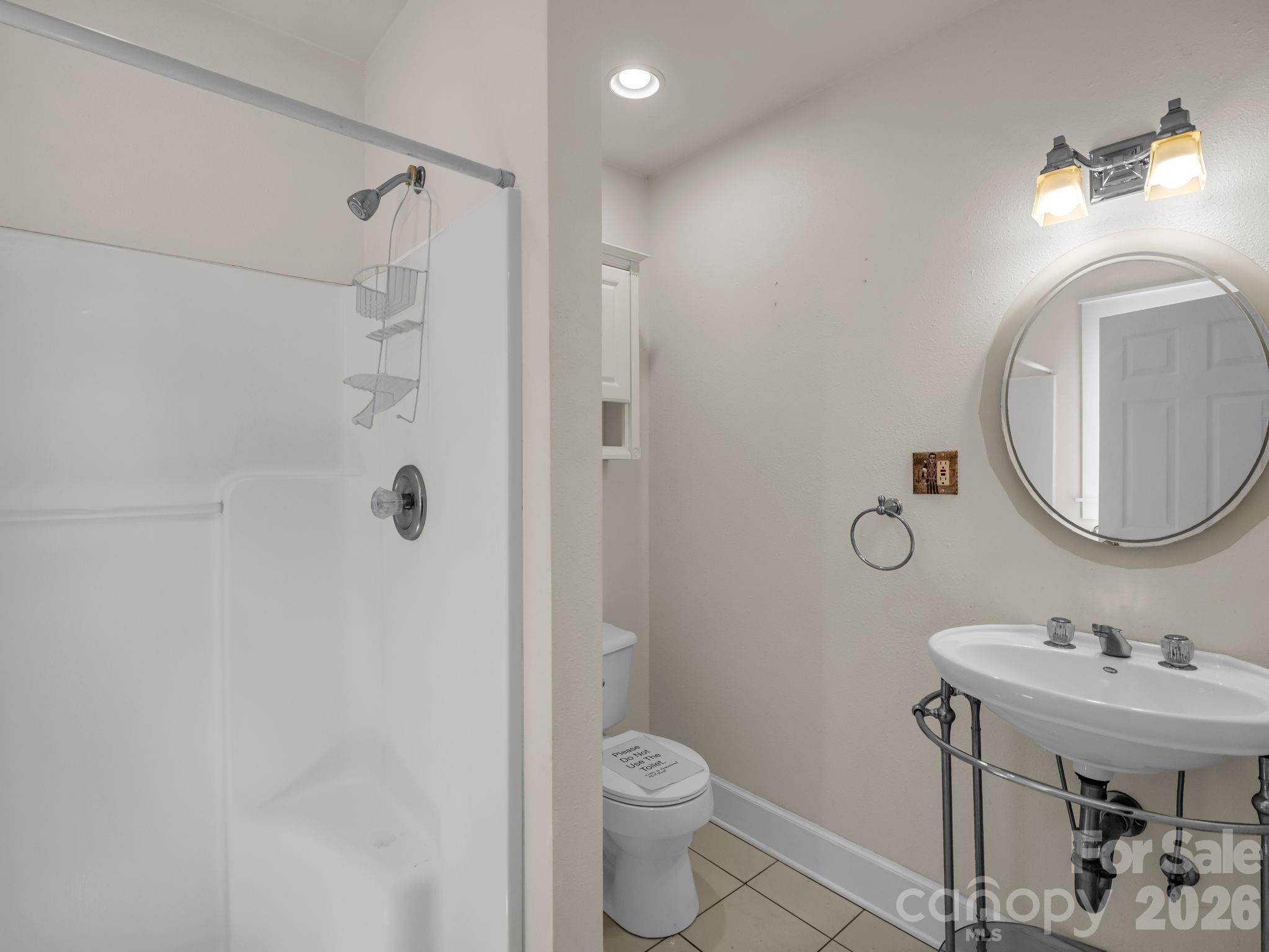 160 E Howard Street Property Photo 10