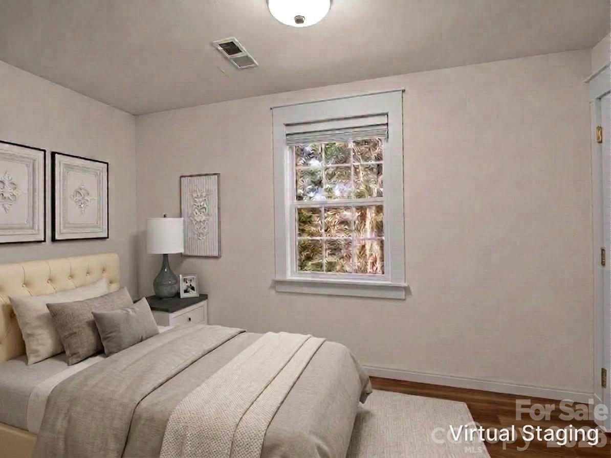 160 E Howard Street Property Photo 22
