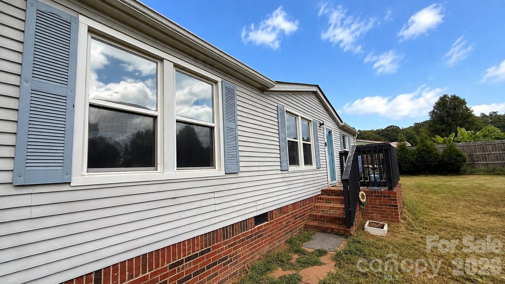 1868 Ellick Drive Property Photo 1