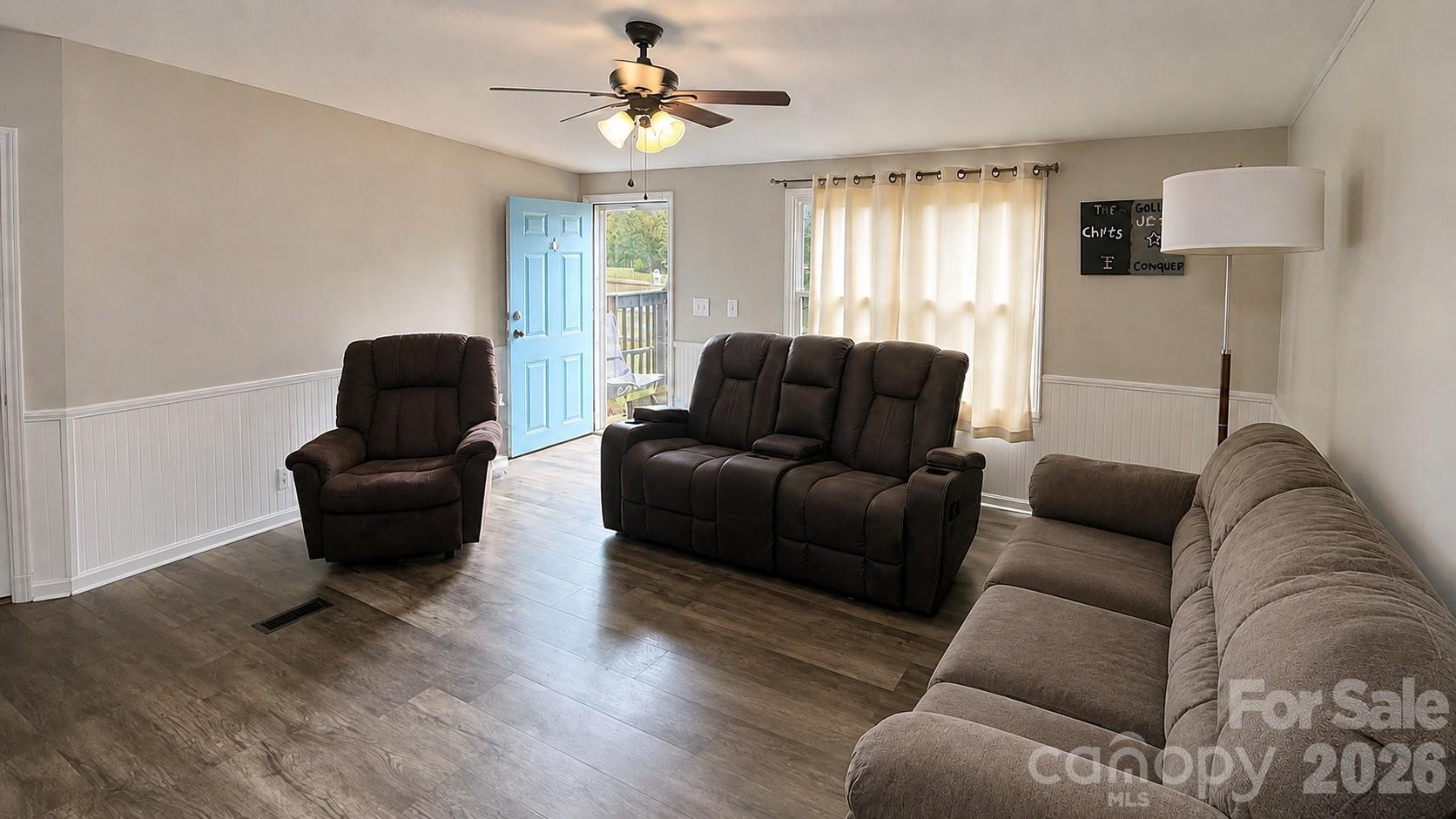 1868 Ellick Drive Property Photo 2
