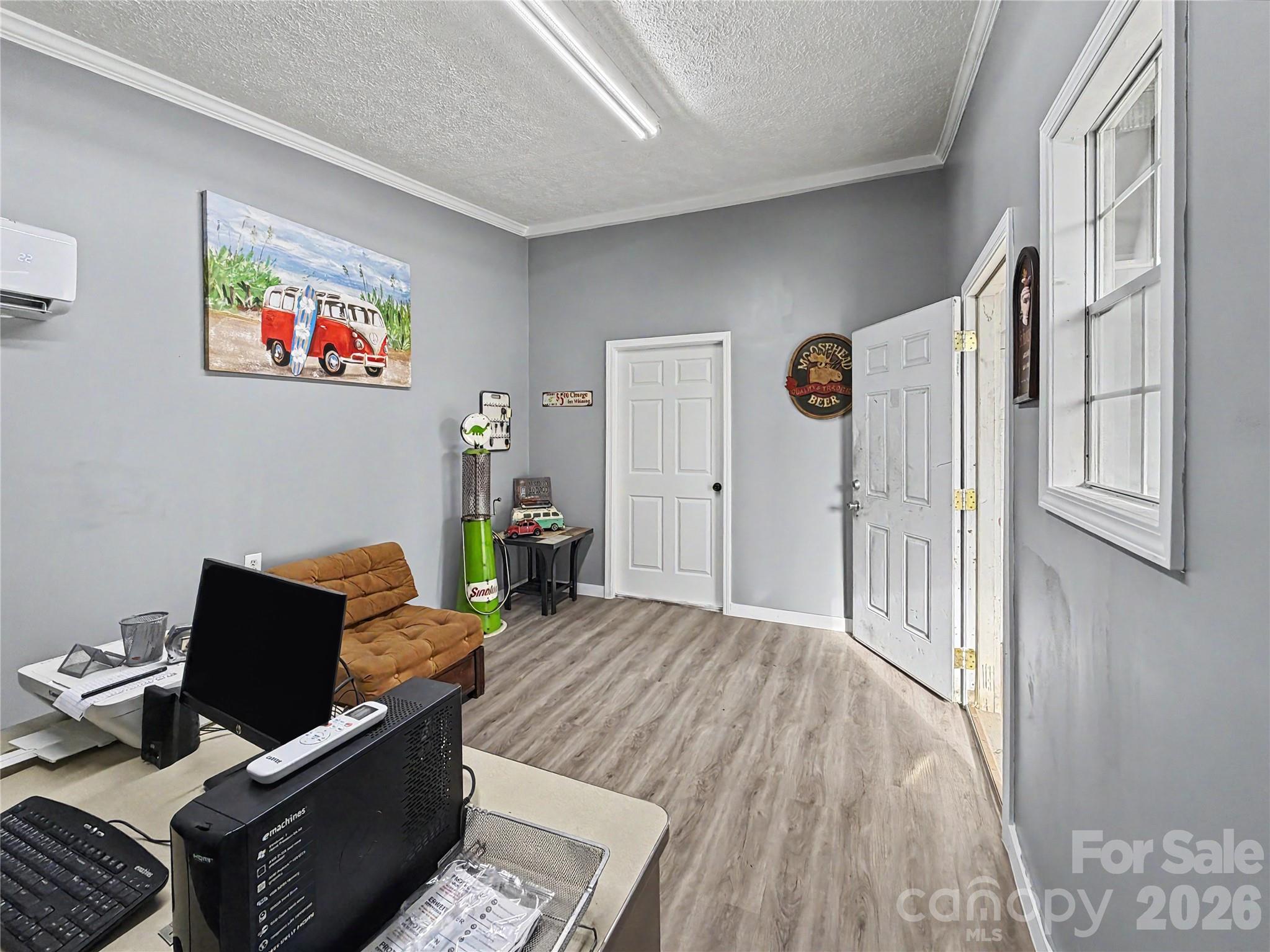 2330 Oakland Road Property Photo 8