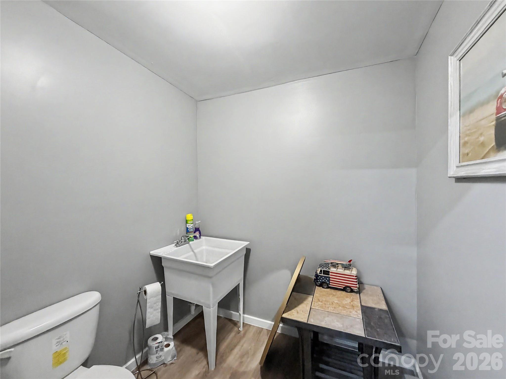 2330 Oakland Road Property Photo 11