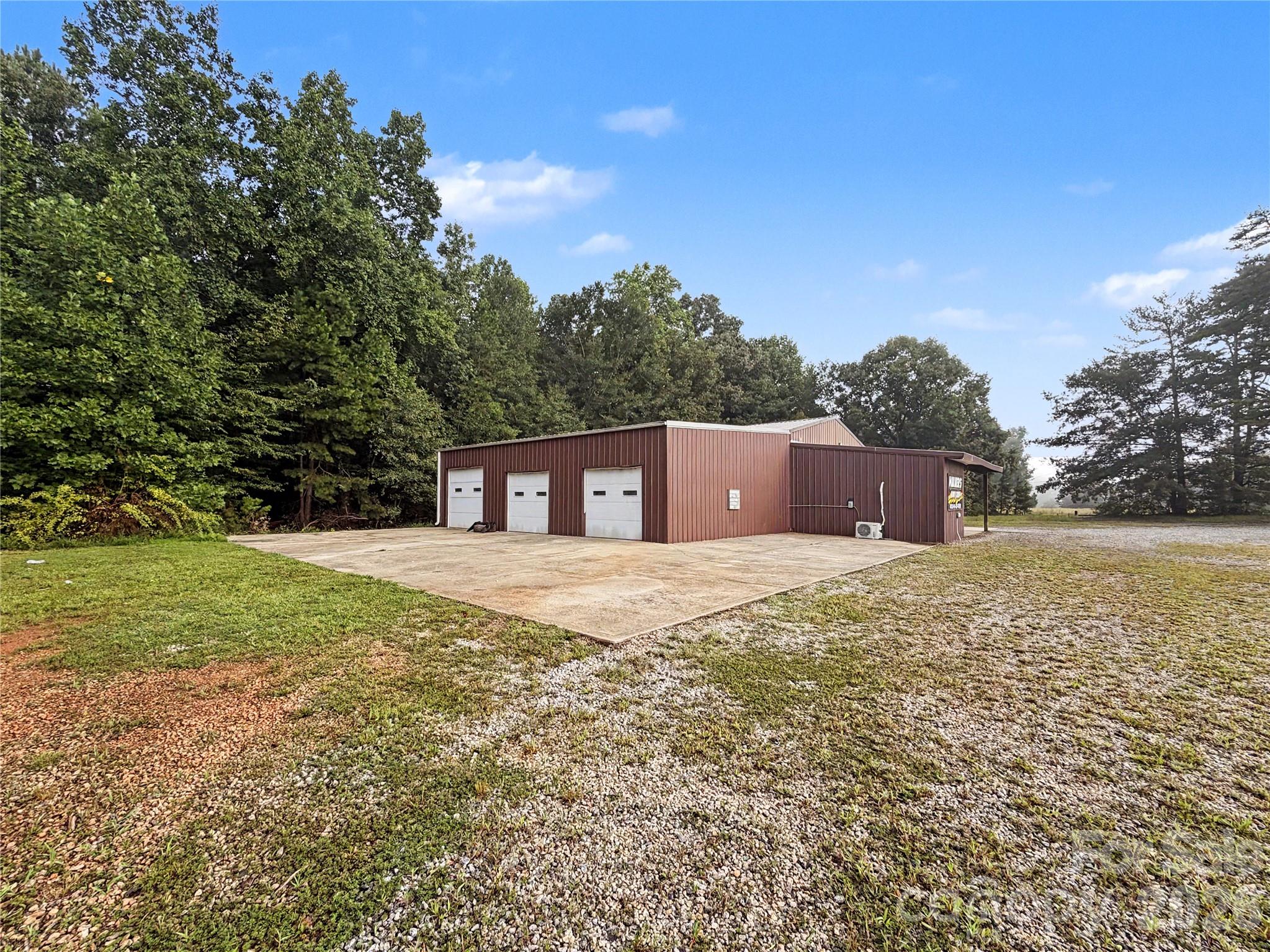 2330 Oakland Road Property Photo 20