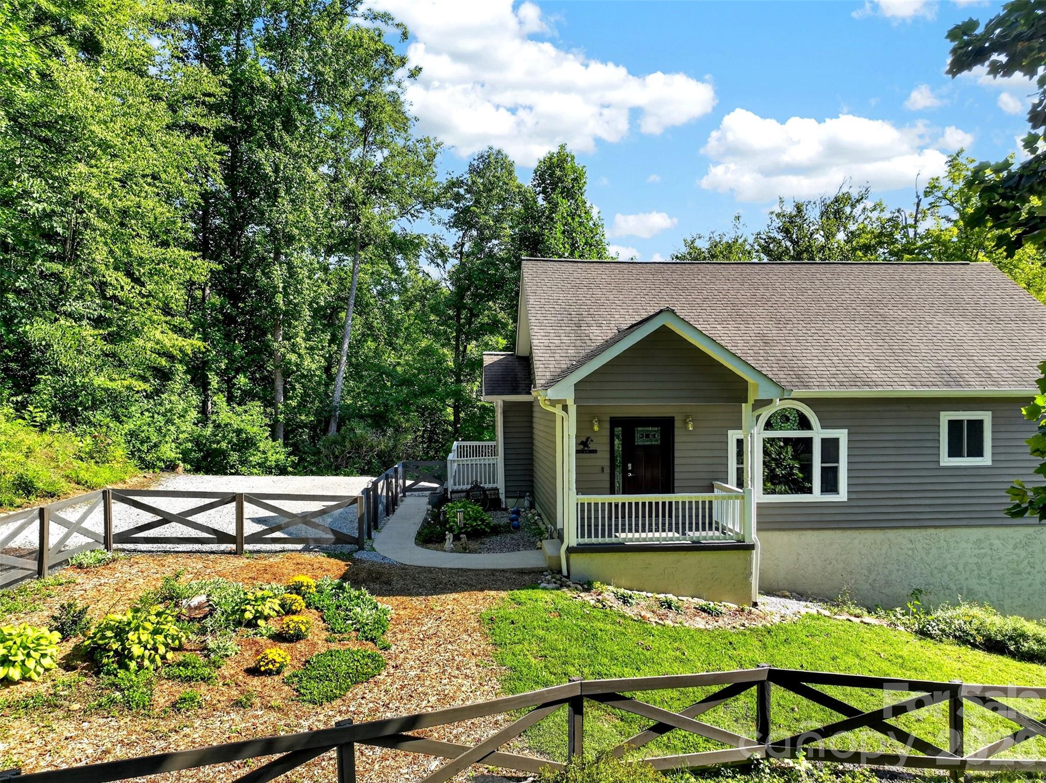 767 Hunnicut Mountain Road Property Photo 4