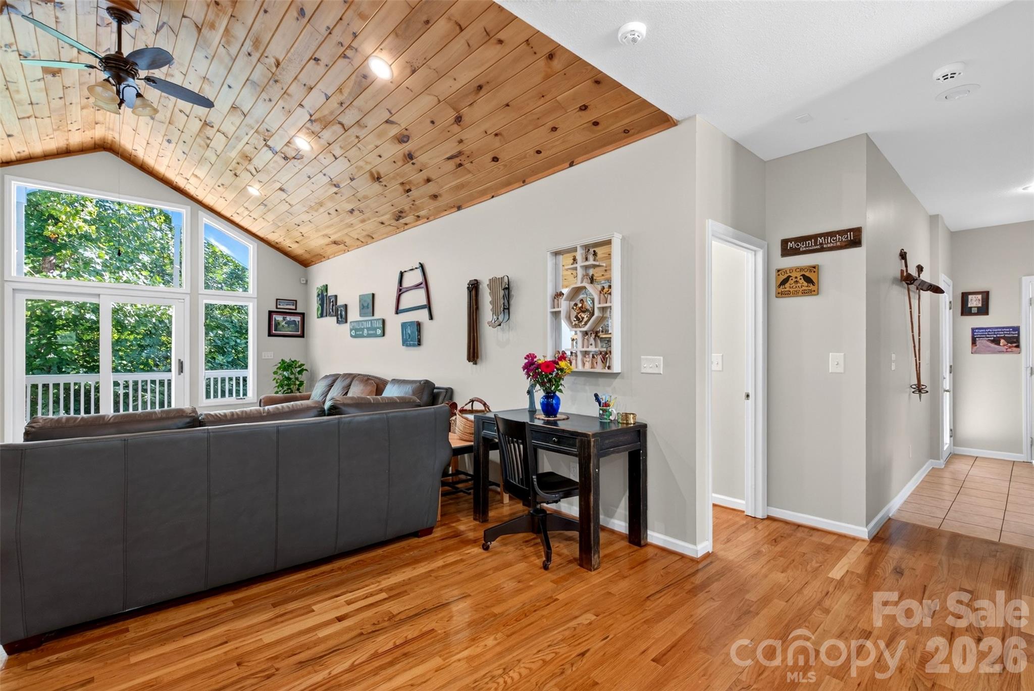 767 Hunnicut Mountain Road Property Photo 11