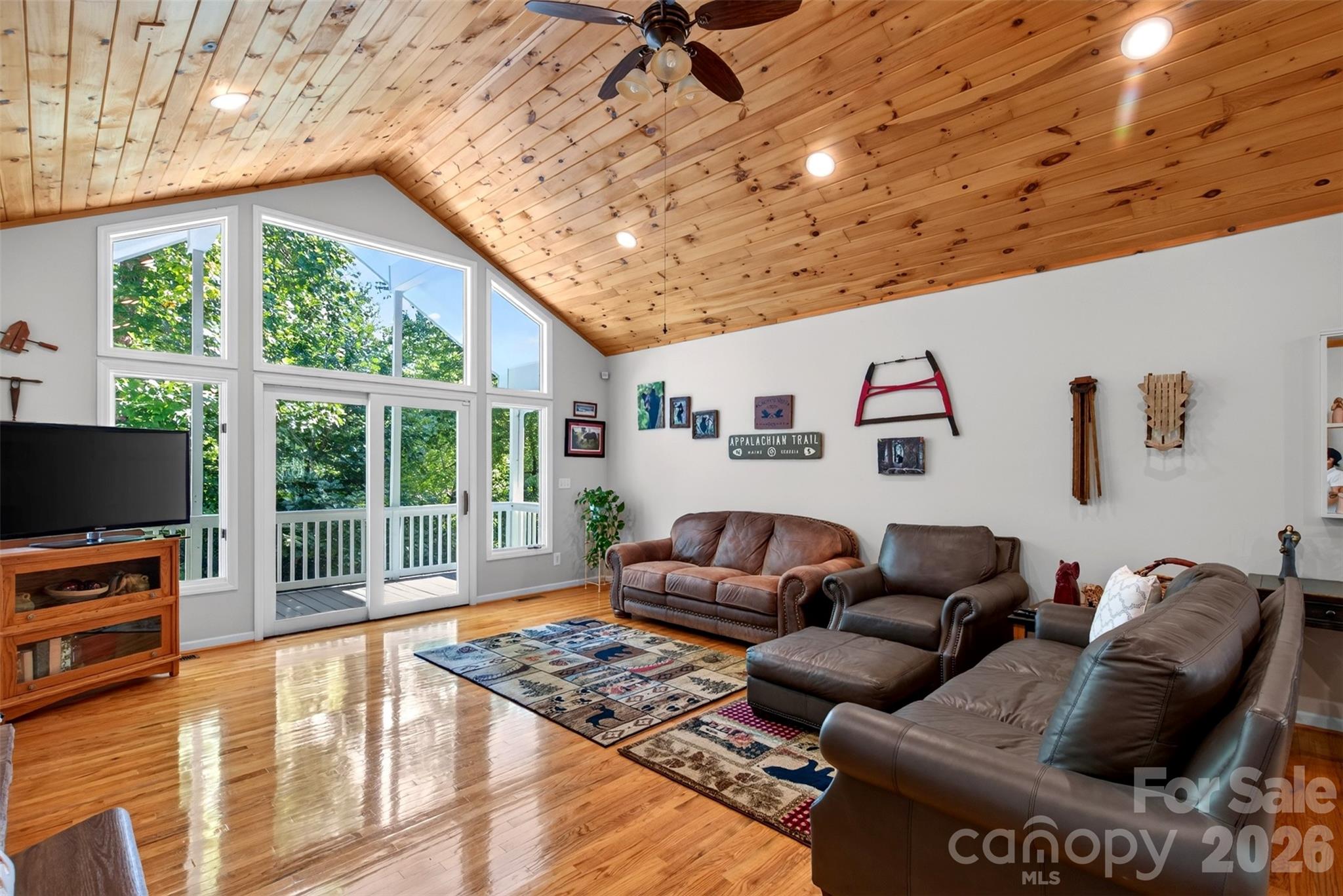 767 Hunnicut Mountain Road Property Photo 12