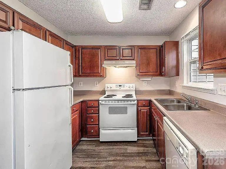 11642 Retriever Way Property Photo 4