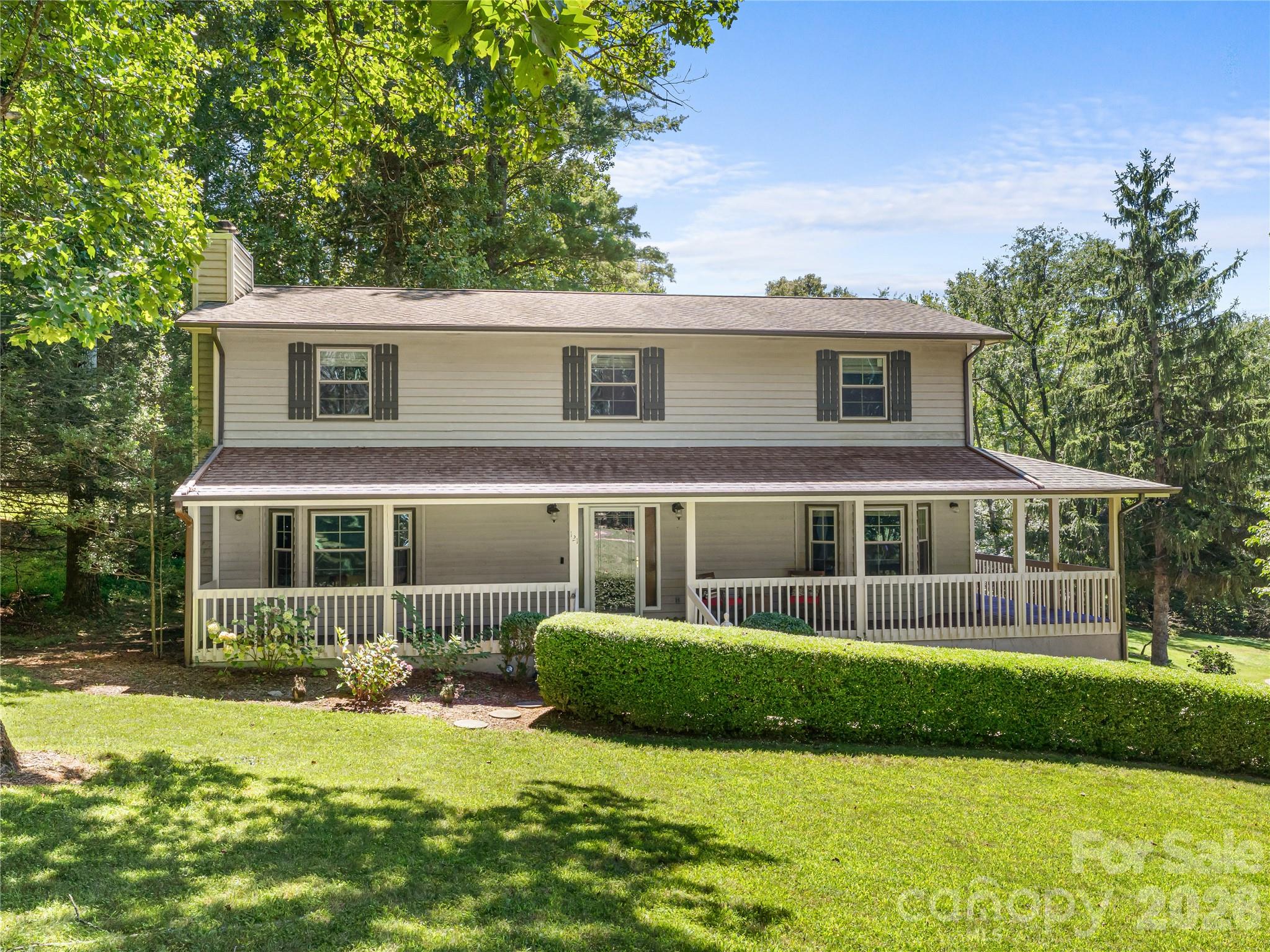 121 Churchill Downs Drive