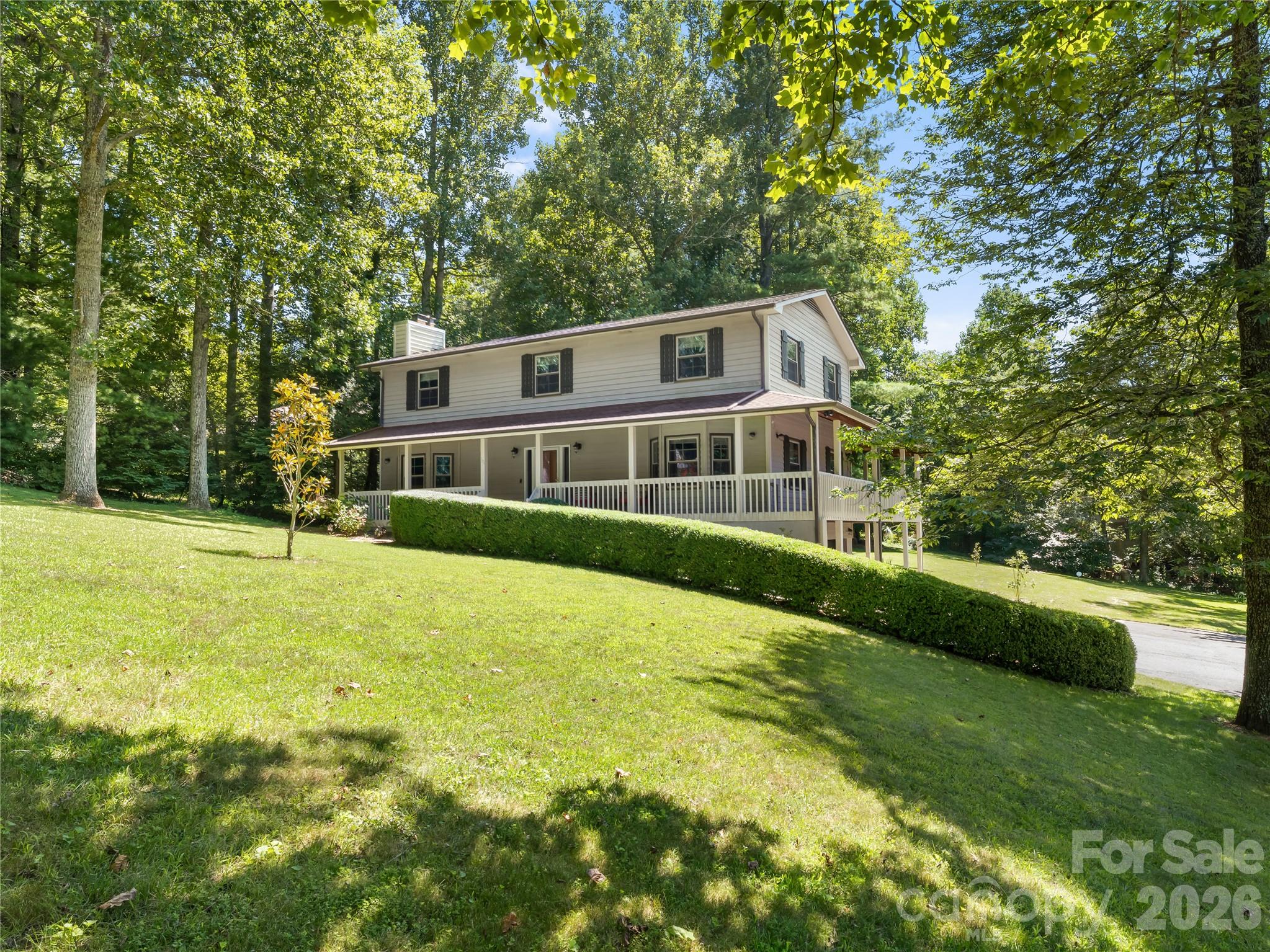 121 Churchill Downs Drive Property Photo 2