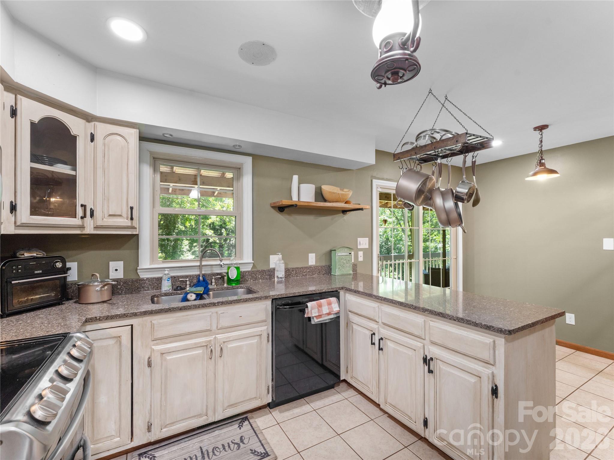 121 Churchill Downs Drive Property Photo 18