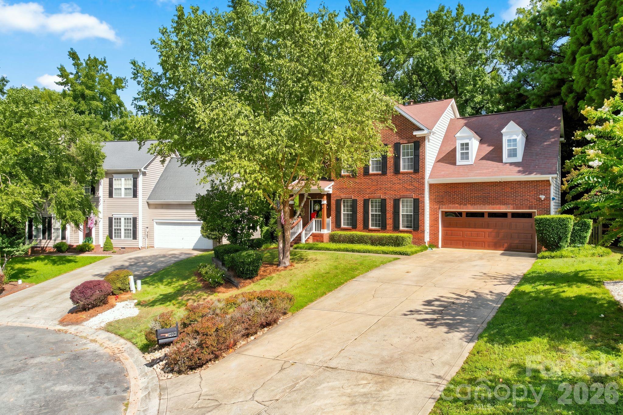 104 Oak Grove Court Property Photo 3