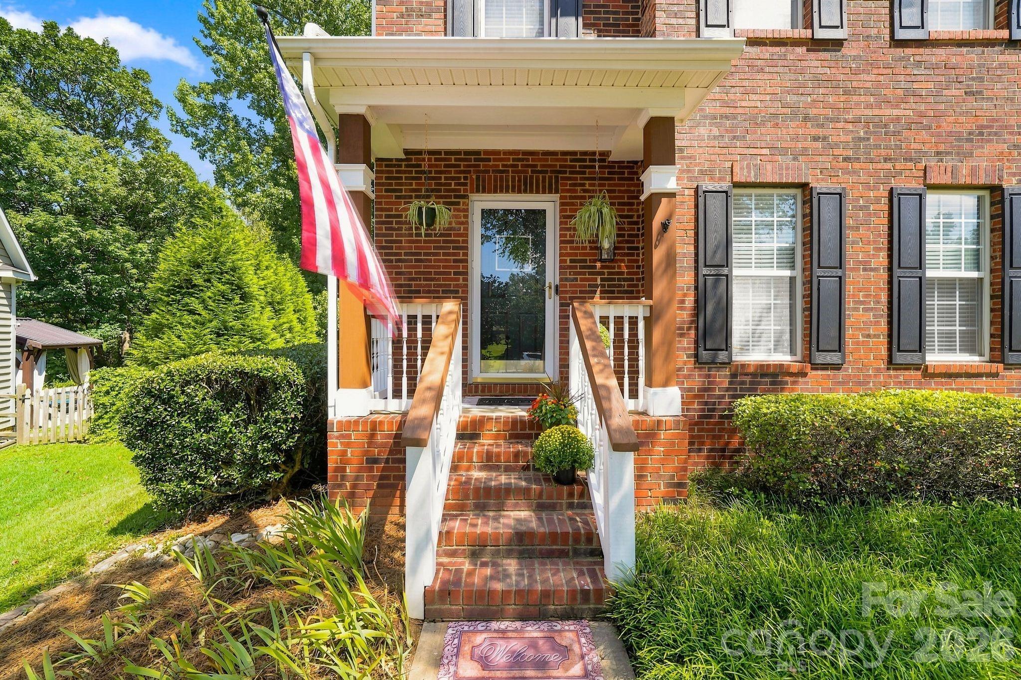 104 Oak Grove Court Property Photo 4
