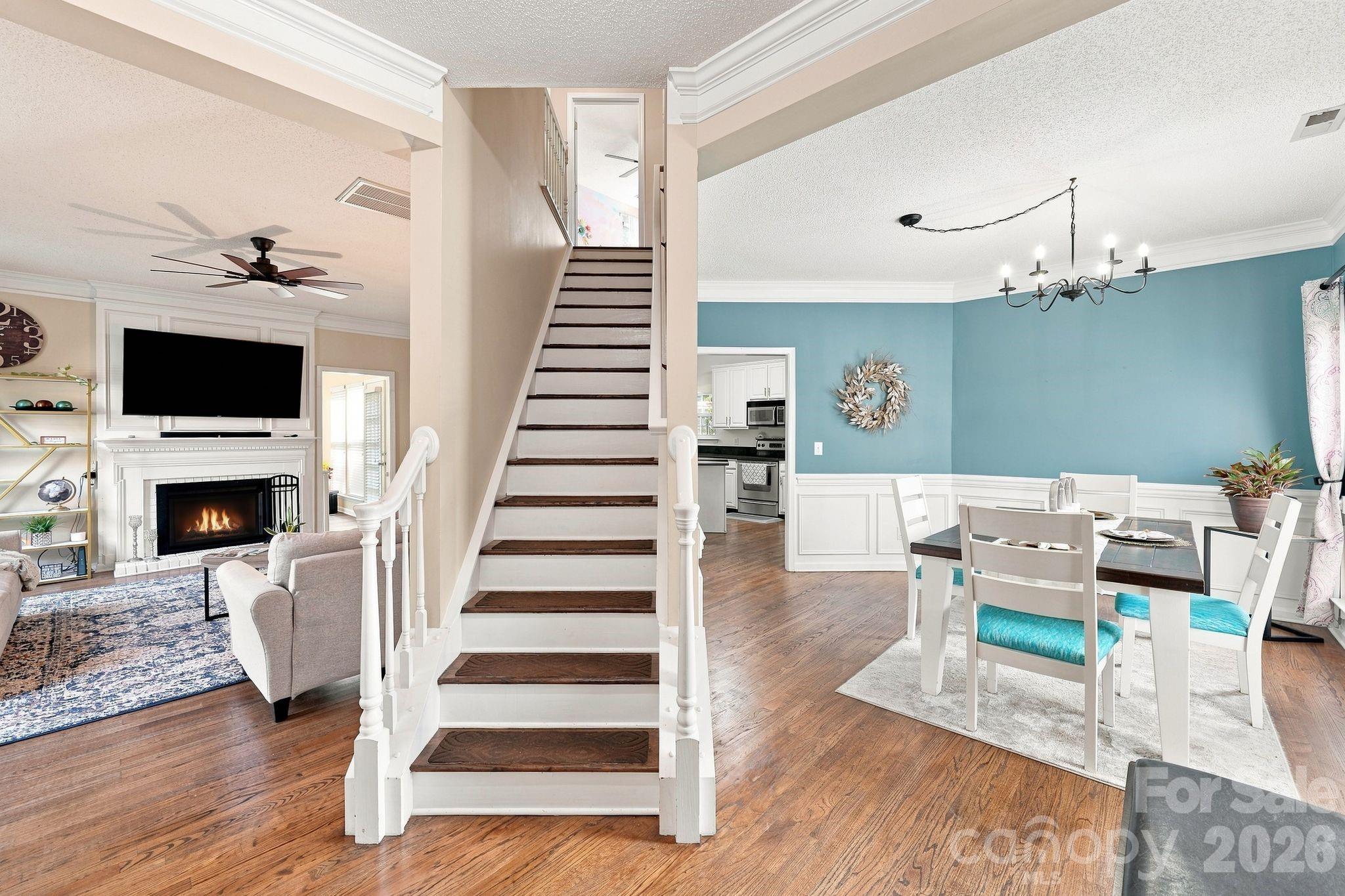 104 Oak Grove Court Property Photo 6
