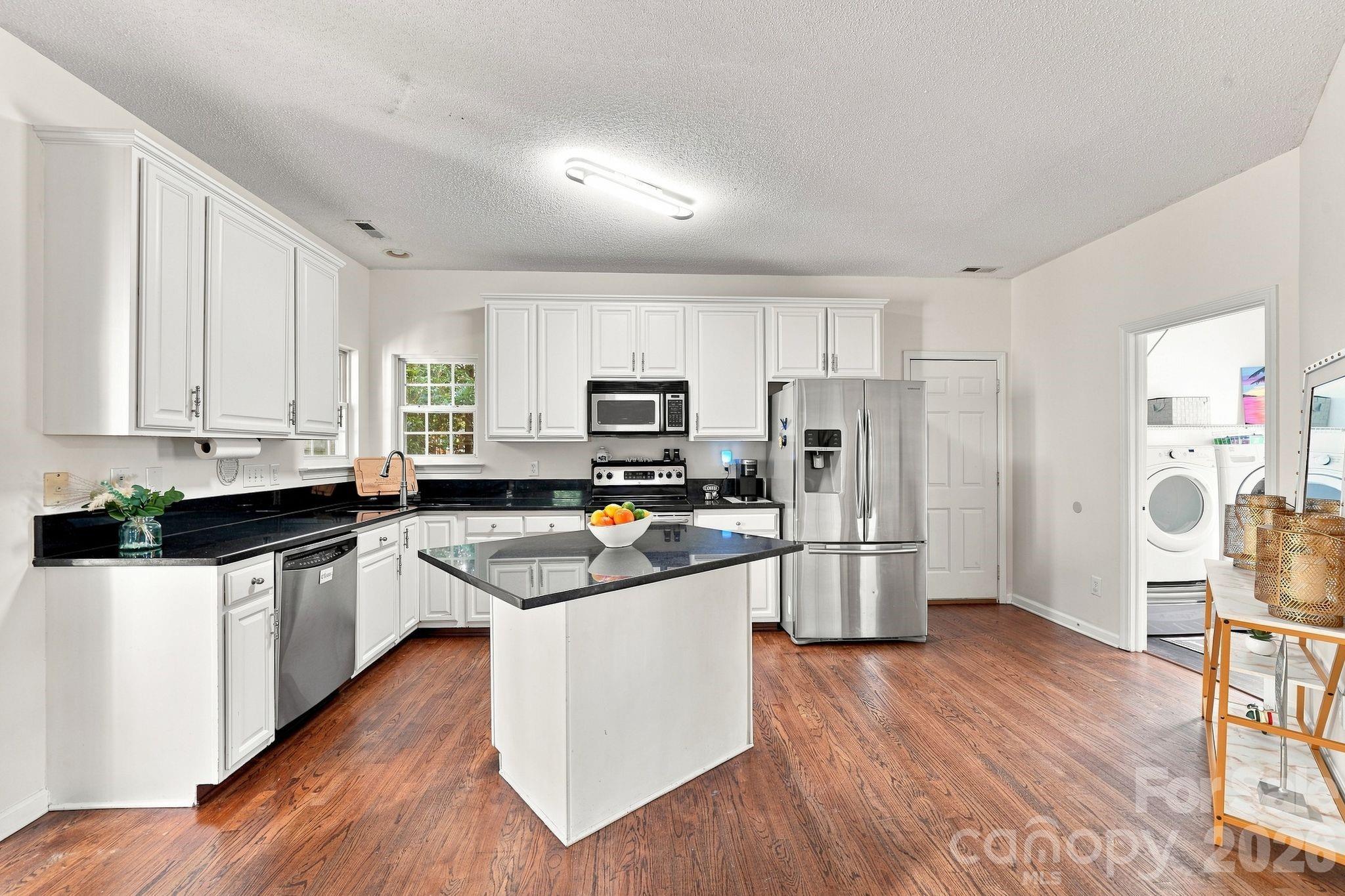 104 Oak Grove Court Property Photo 11
