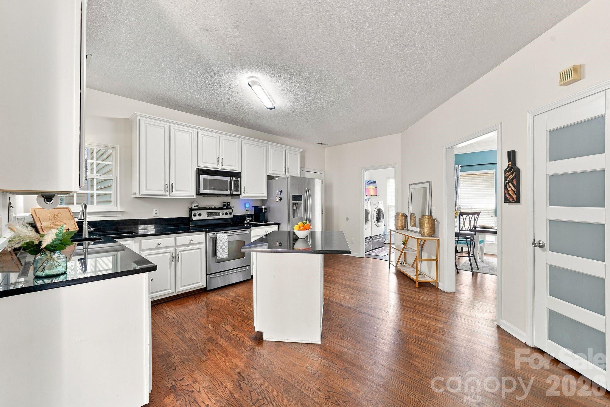 104 Oak Grove Court Property Photo 12