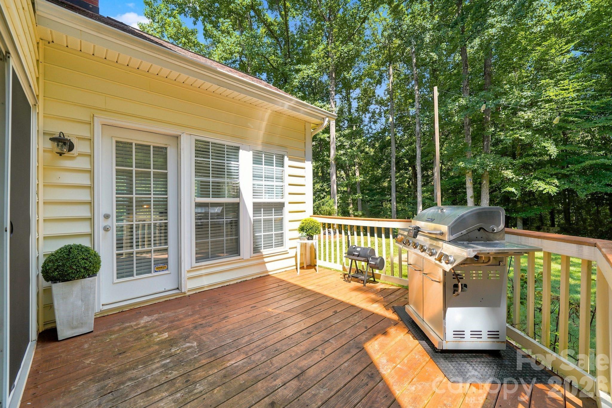 104 Oak Grove Court Property Photo 34