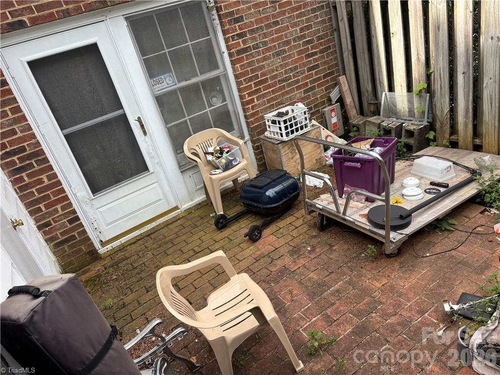 2811 Bleeker Square E Property Photo 5