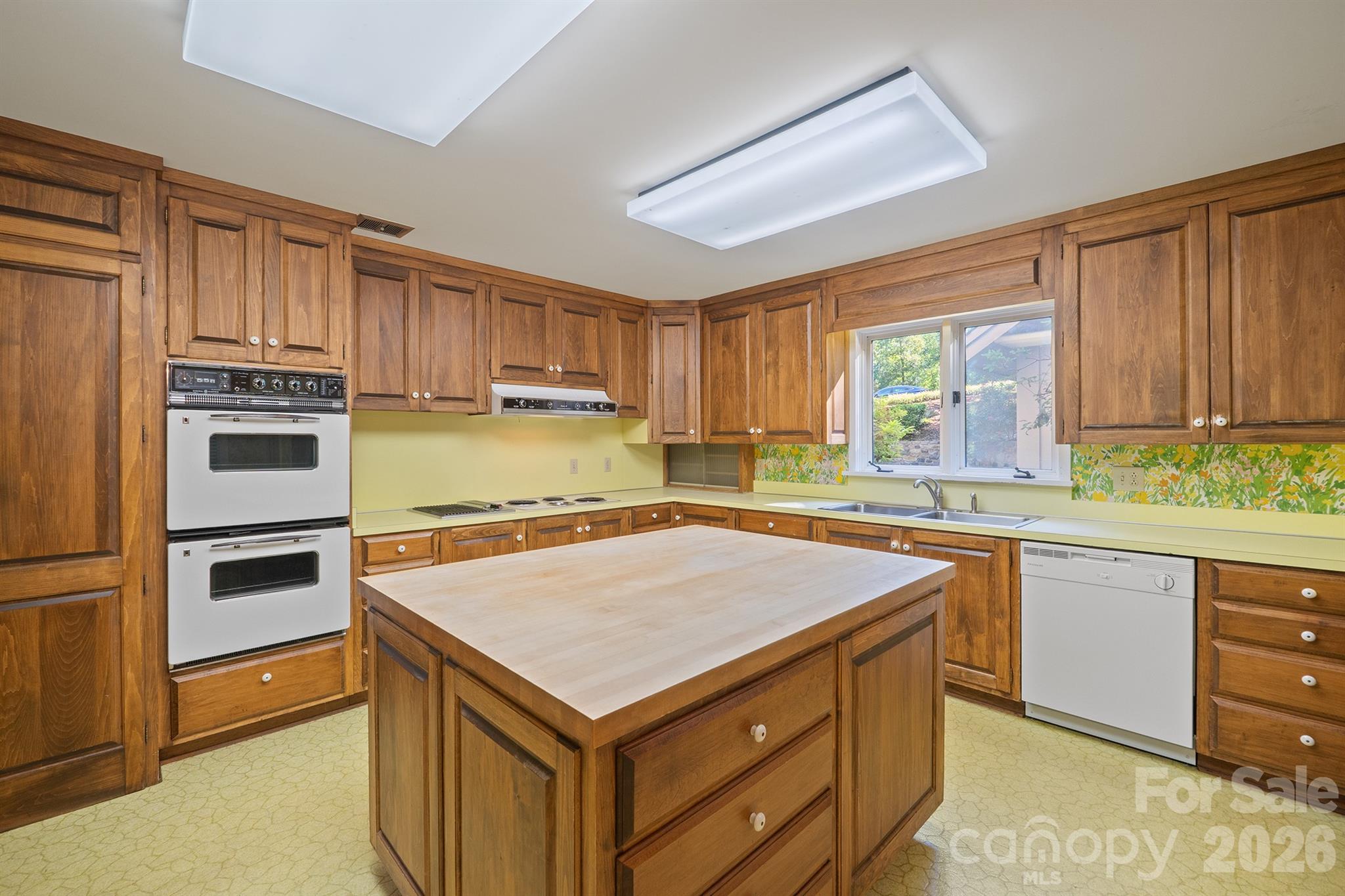 955 19th Avenue Property Photo 13