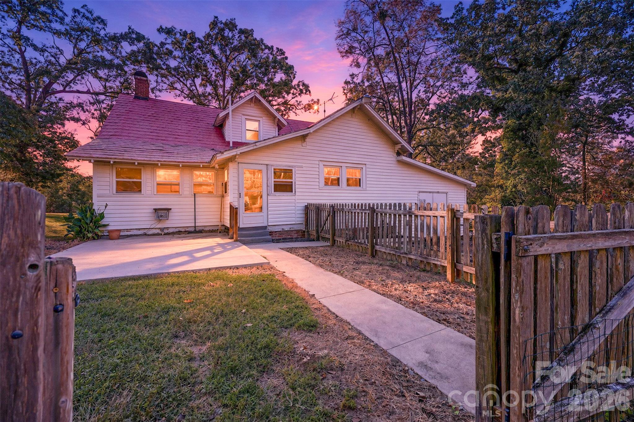 4156 Rocky Springs Road Property Photo 3
