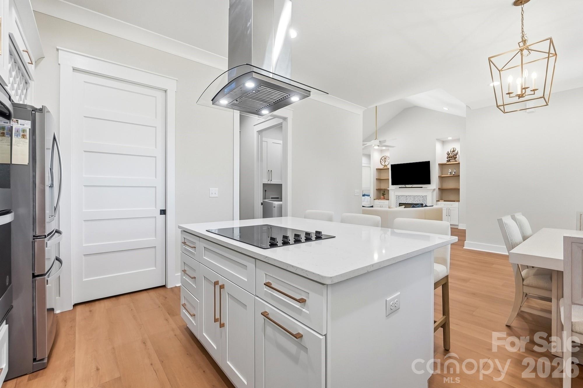 369 Sunderland Road Property Photo 7