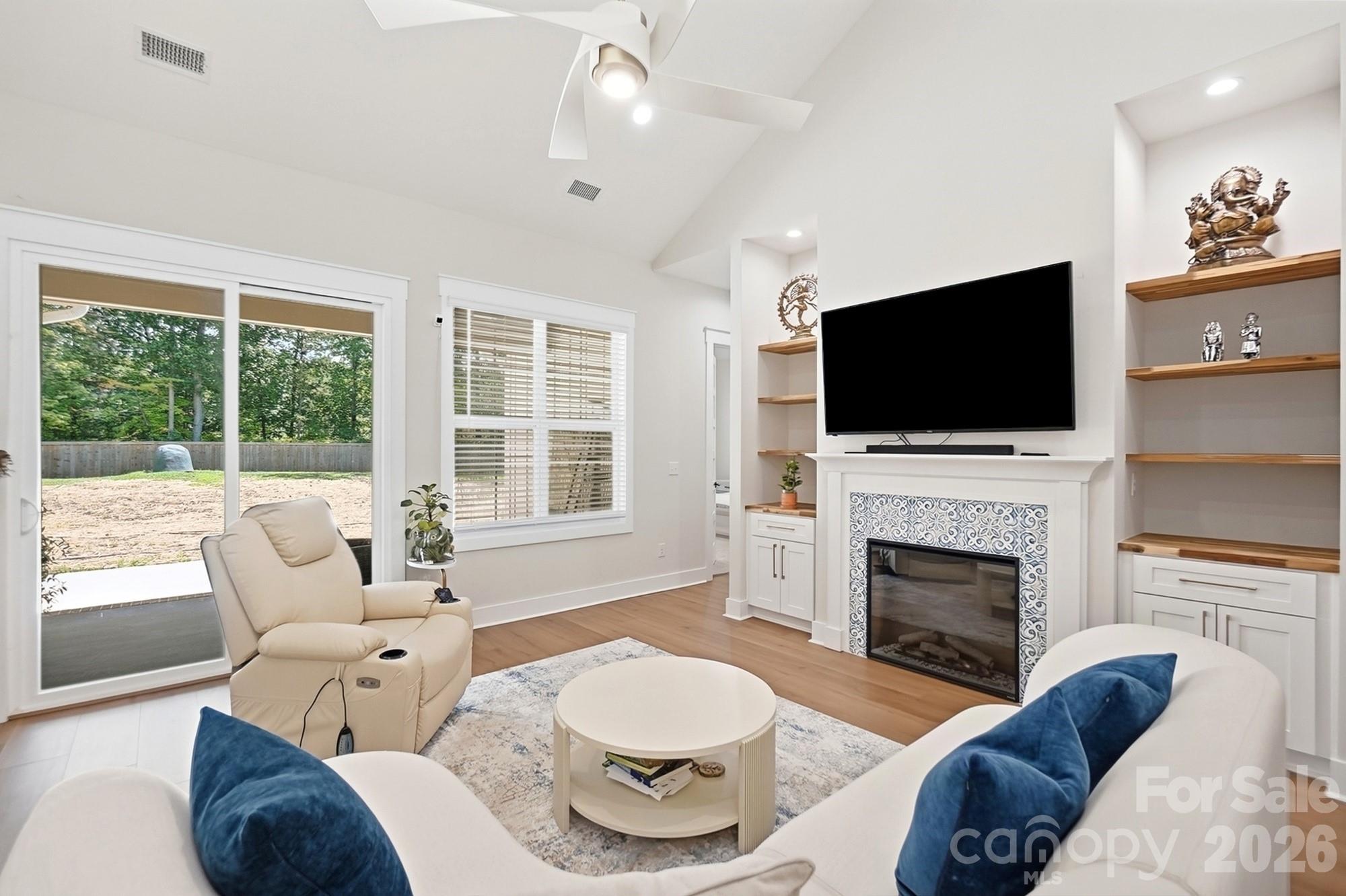 369 Sunderland Road Property Photo 11