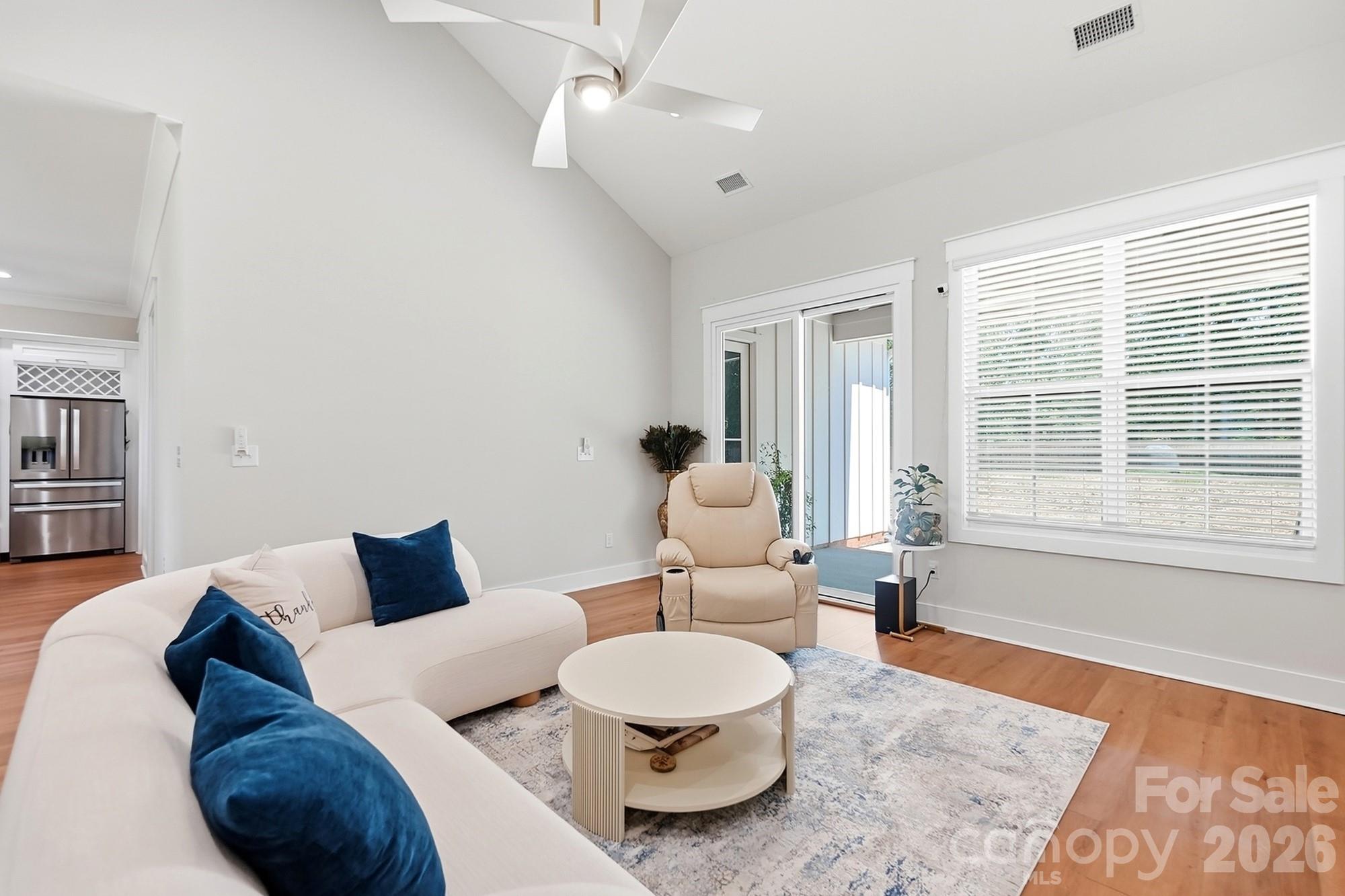 369 Sunderland Road Property Photo 14