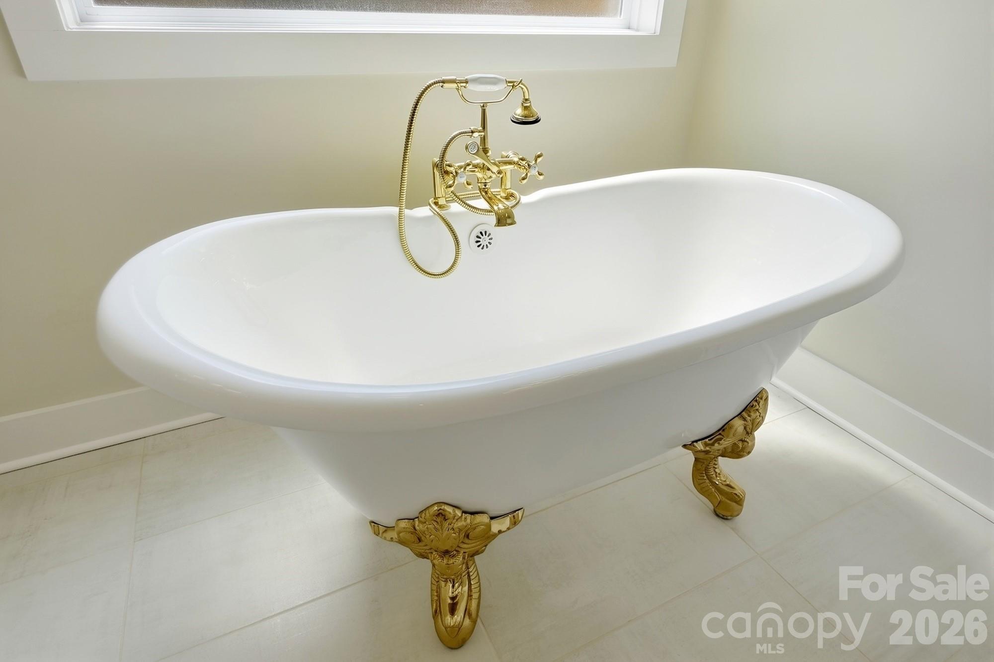 369 Sunderland Road Property Photo 23