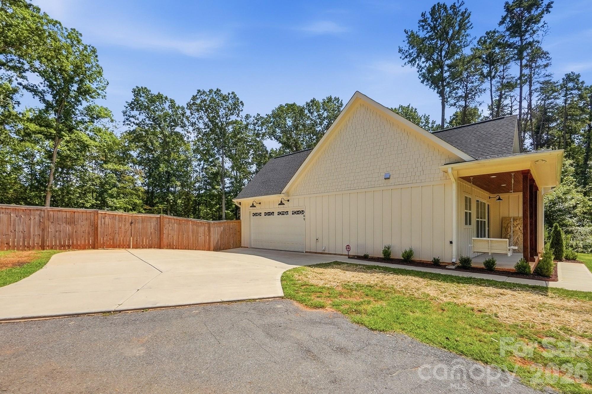 369 Sunderland Road Property Photo 39