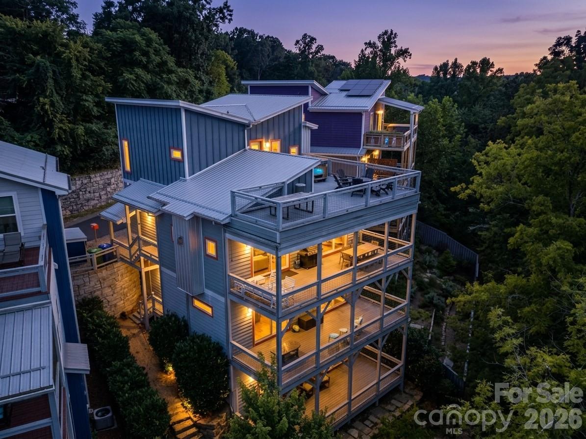 8 Birdhouse Row Property Photo 2