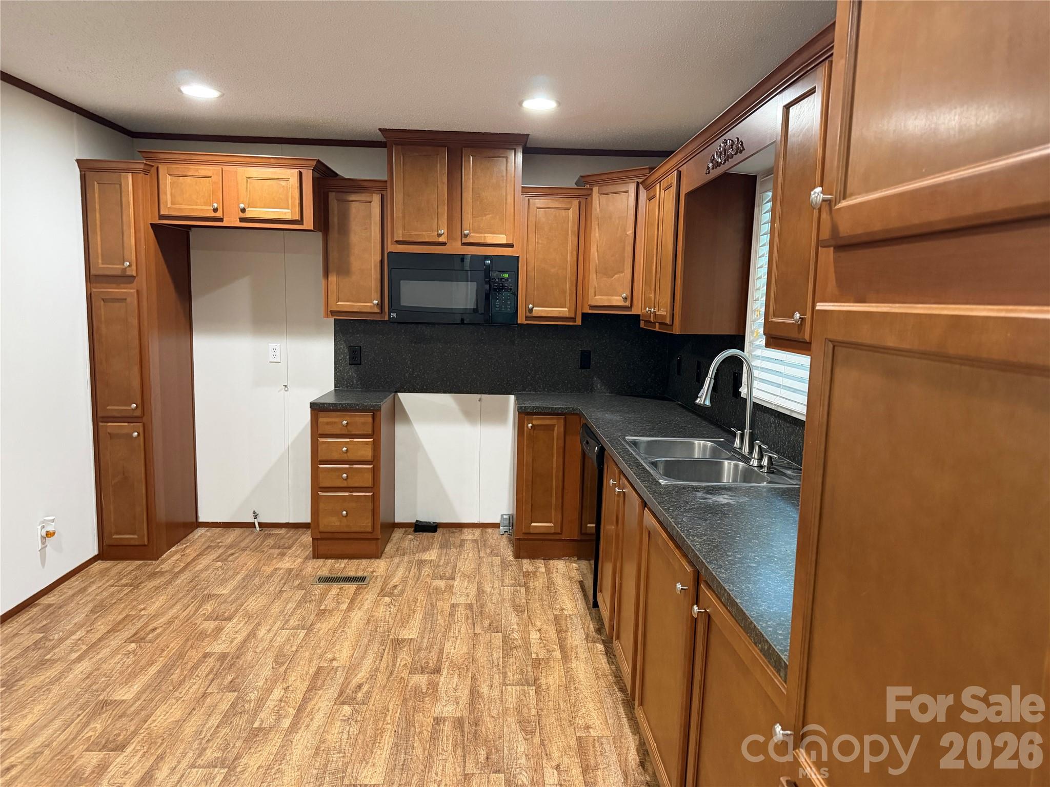 114 Carroll Drive Property Photo 8