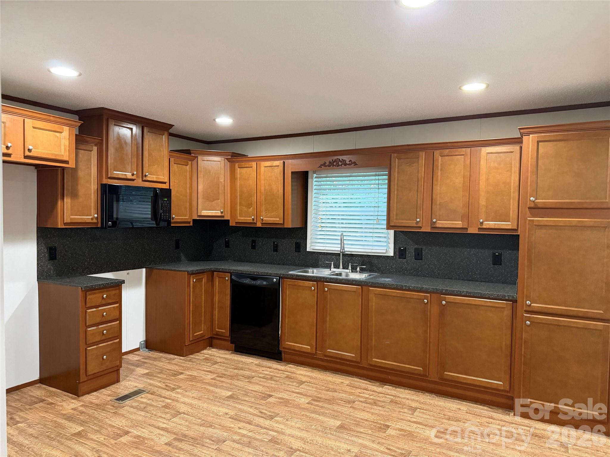 114 Carroll Drive Property Photo 10