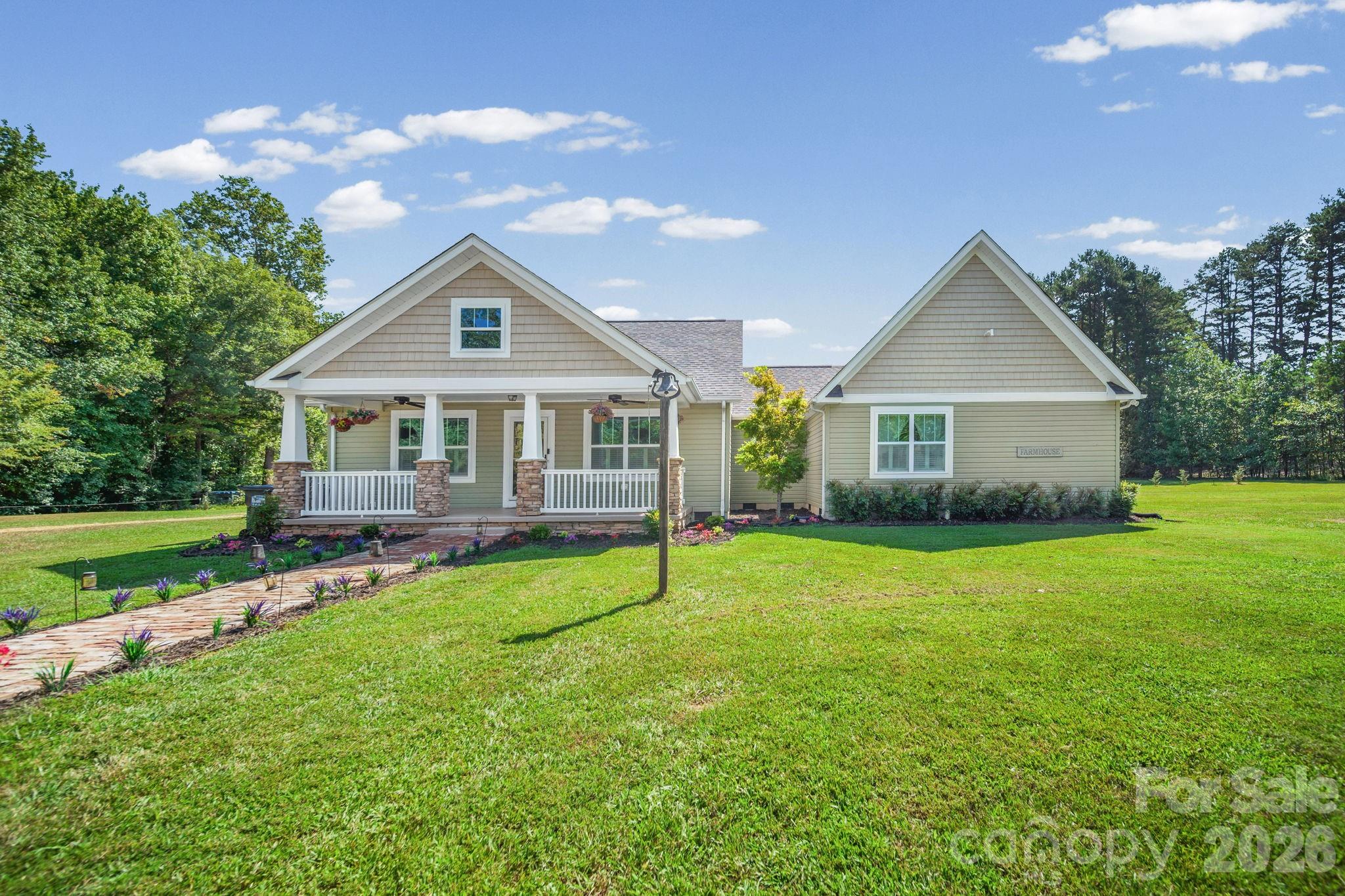 1360 Standing Oak Drive Property Photo 2