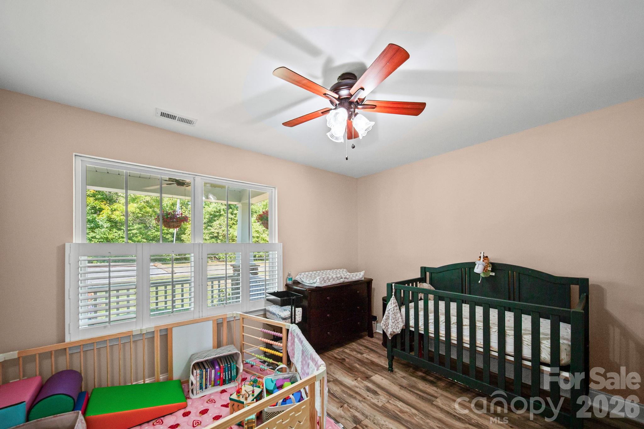 1360 Standing Oak Drive Property Photo 8