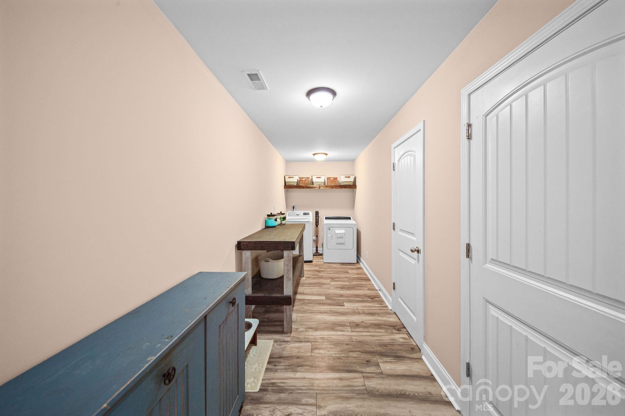1360 Standing Oak Drive Property Photo 15