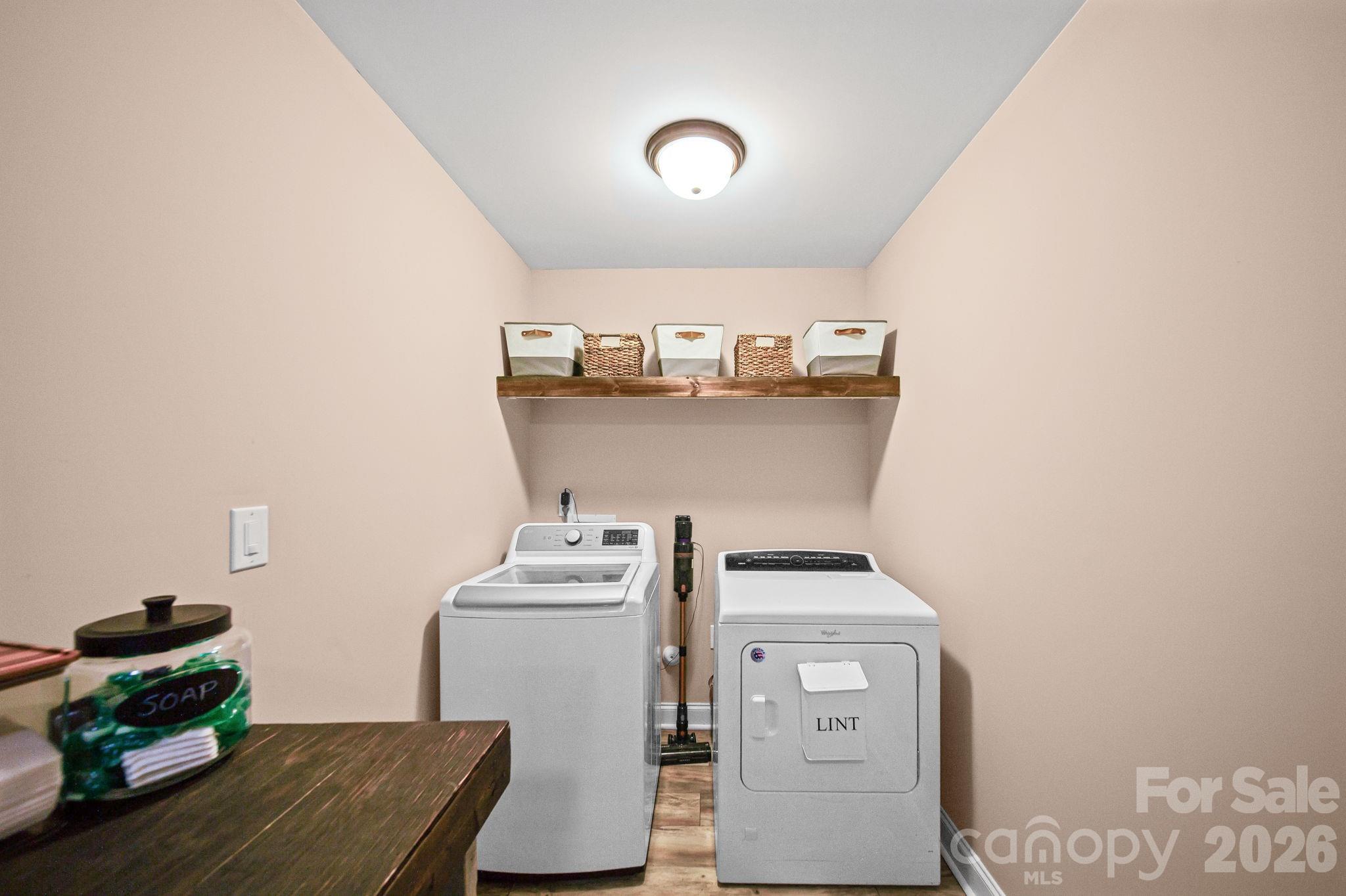 1360 Standing Oak Drive Property Photo 16