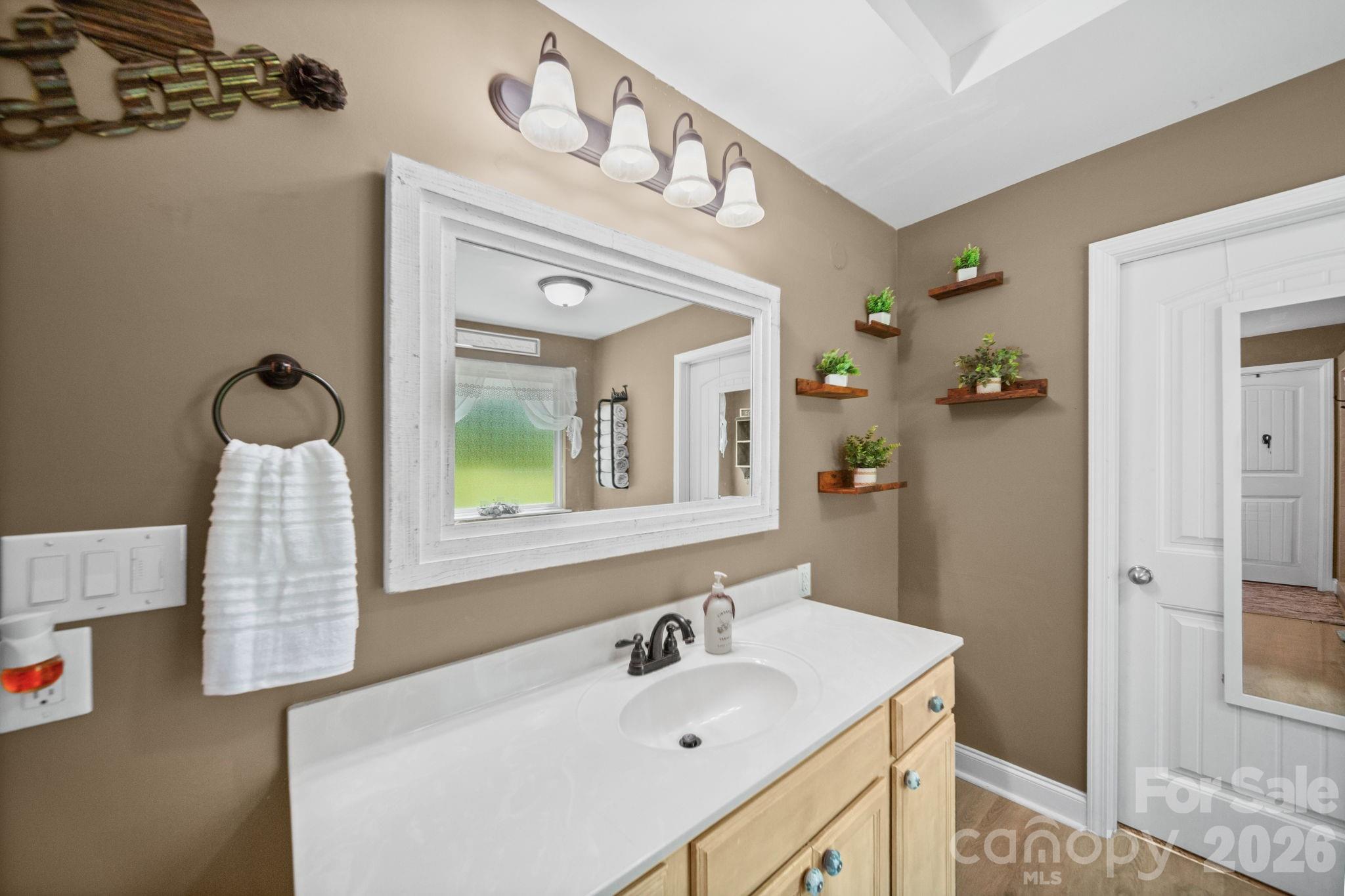 1360 Standing Oak Drive Property Photo 19