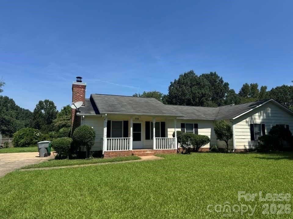 7718 Linda Lake Drive Property Photo 1