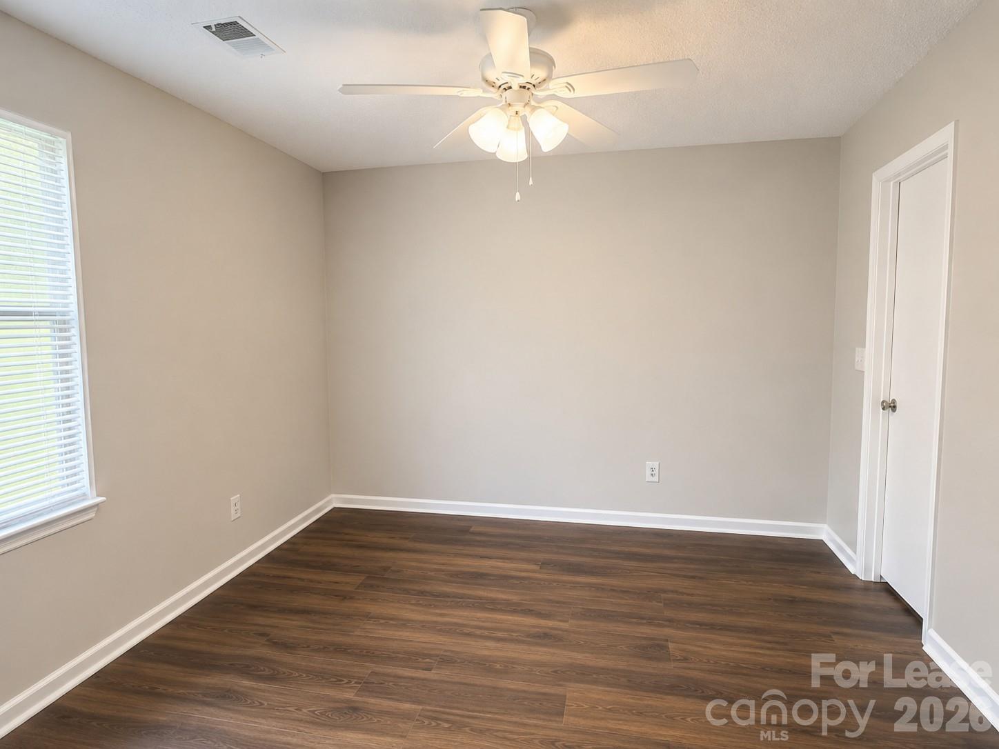 7718 Linda Lake Drive Property Photo 10