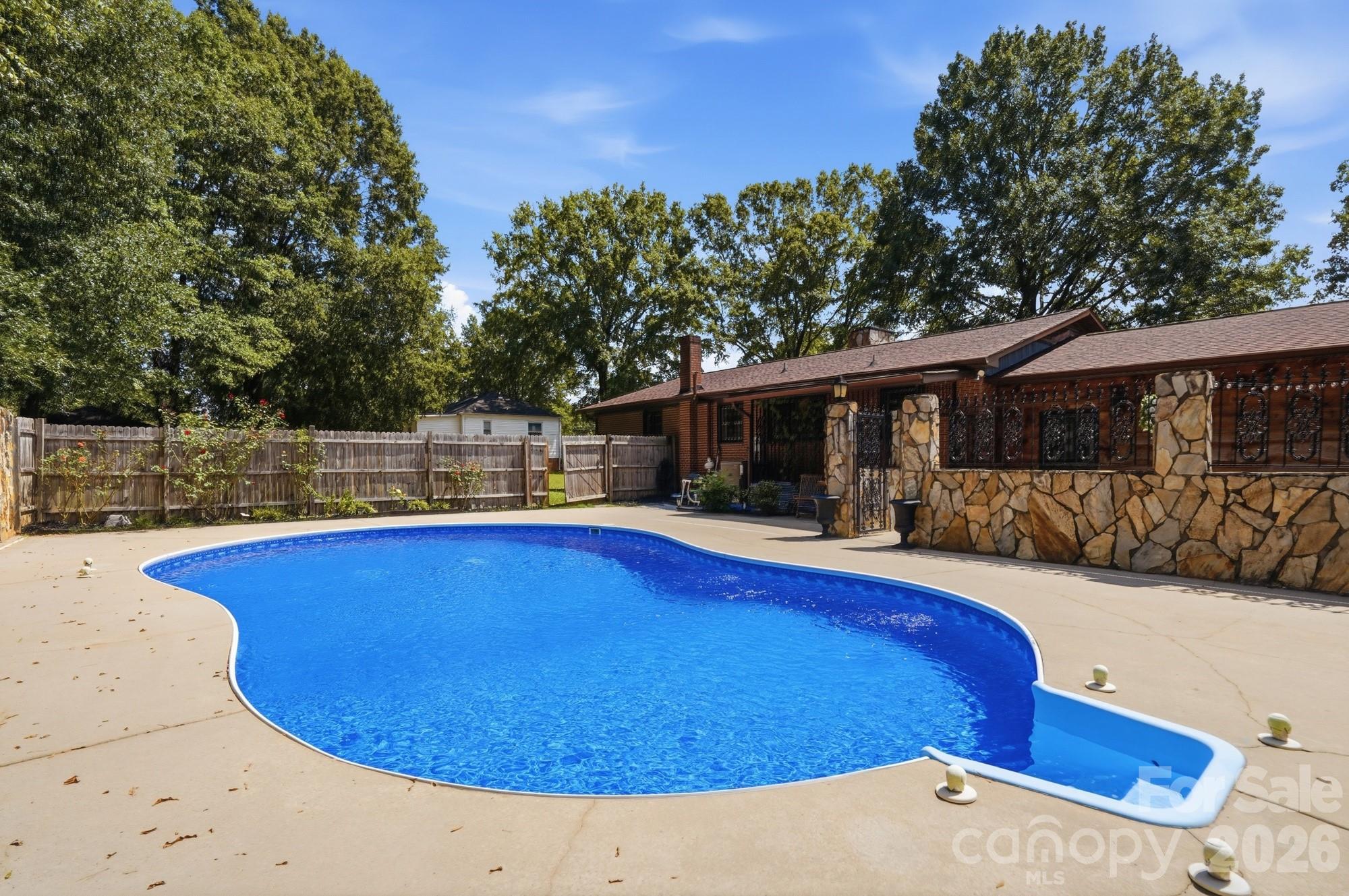 1471 Ontario Drive Property Photo 7