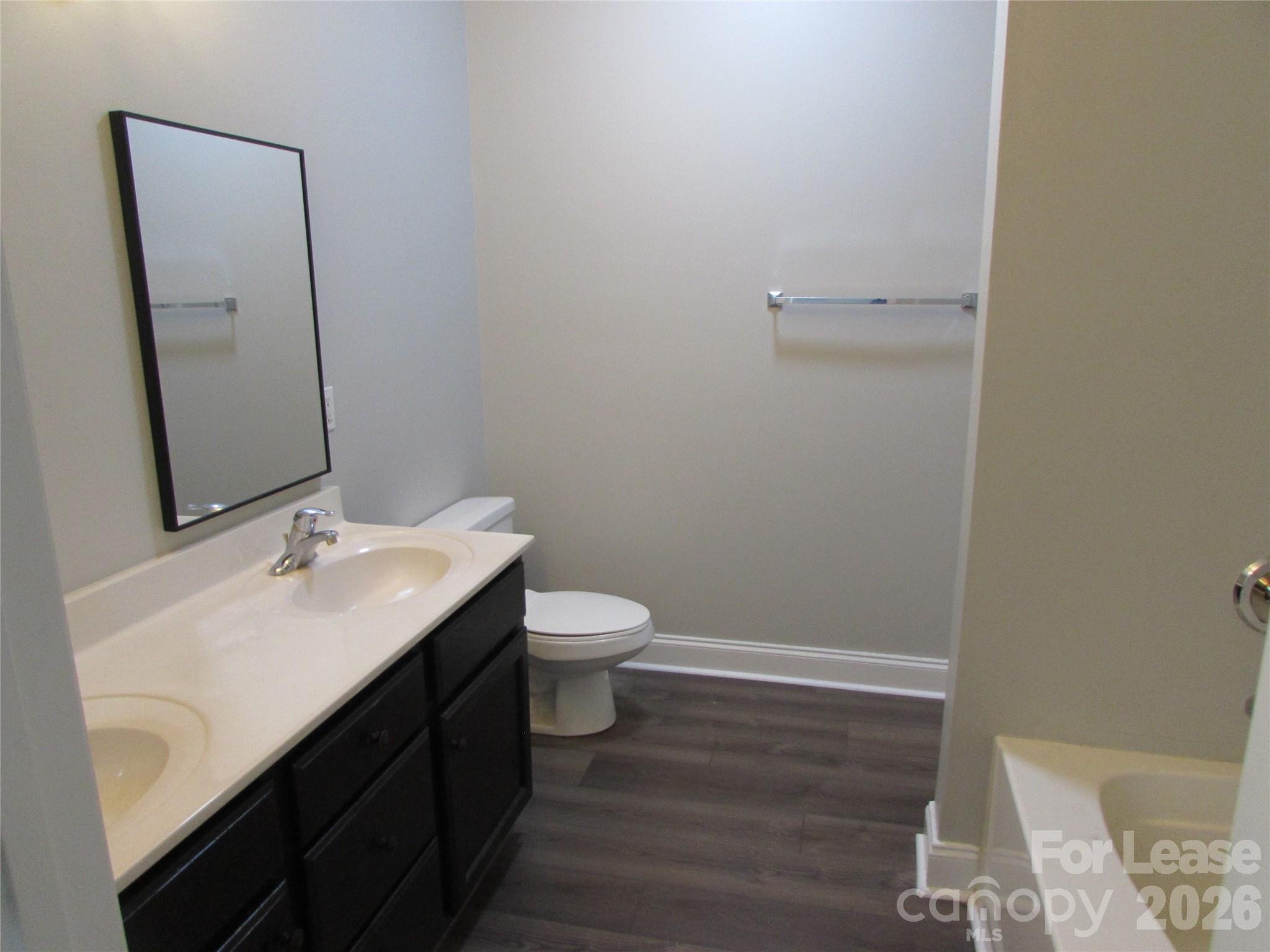 21725 Aftonshire Drive Property Photo 7