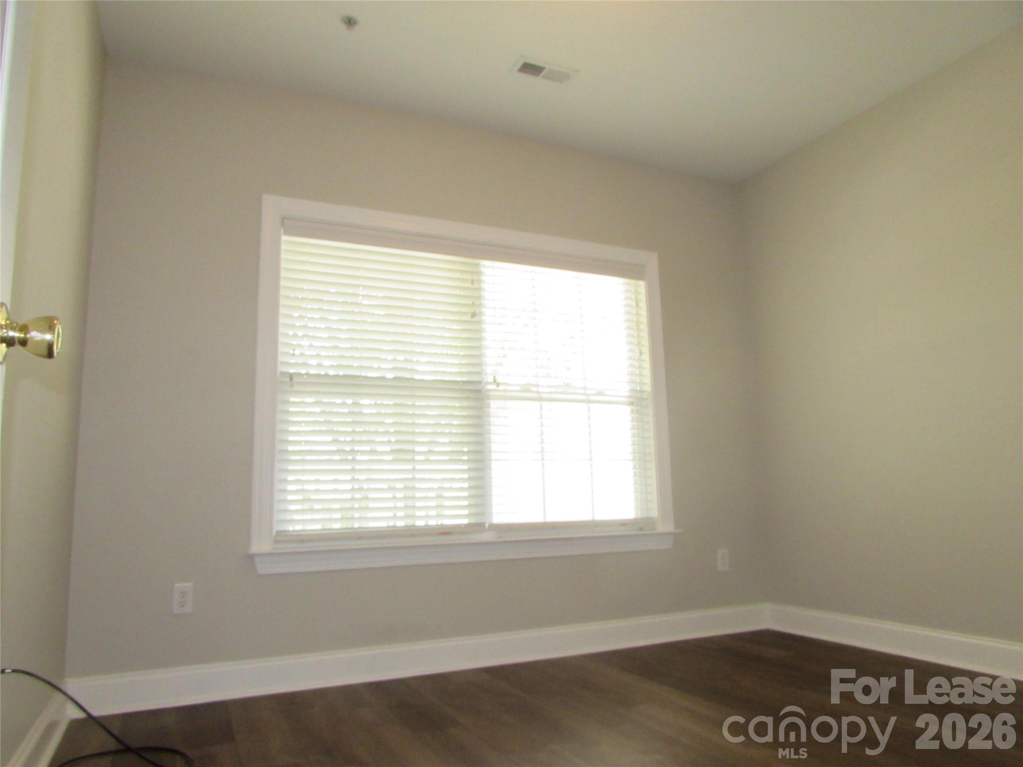 21725 Aftonshire Drive Property Photo 8