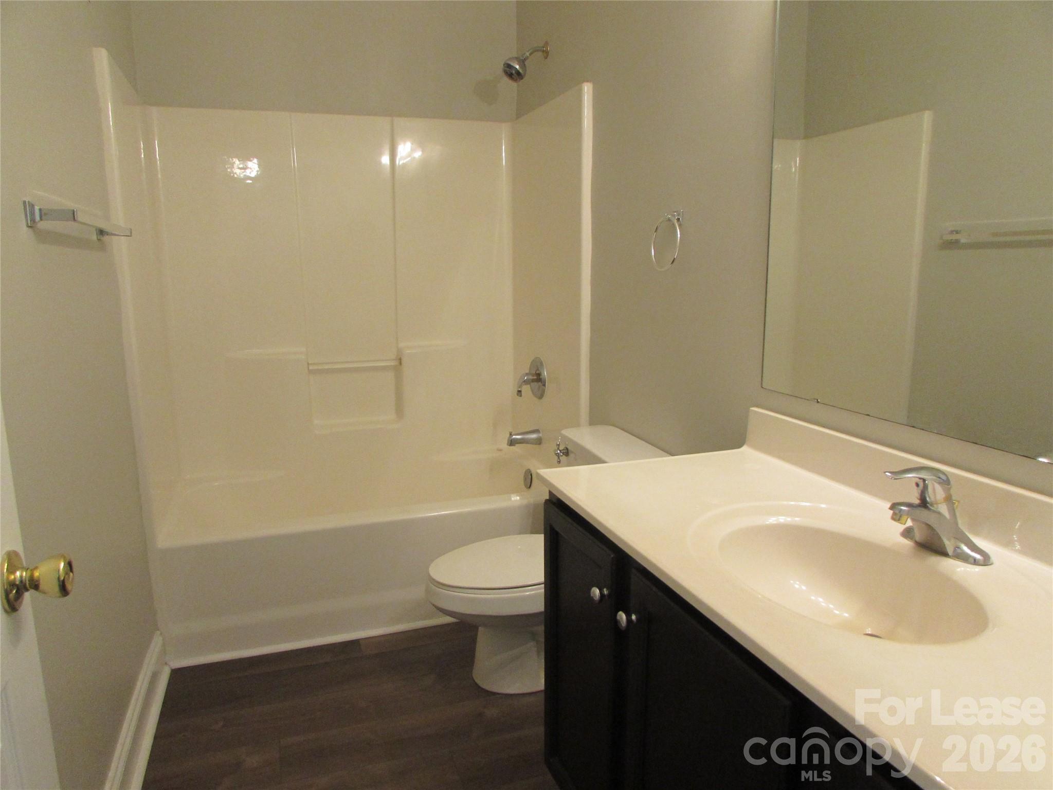 21725 Aftonshire Drive Property Photo 9